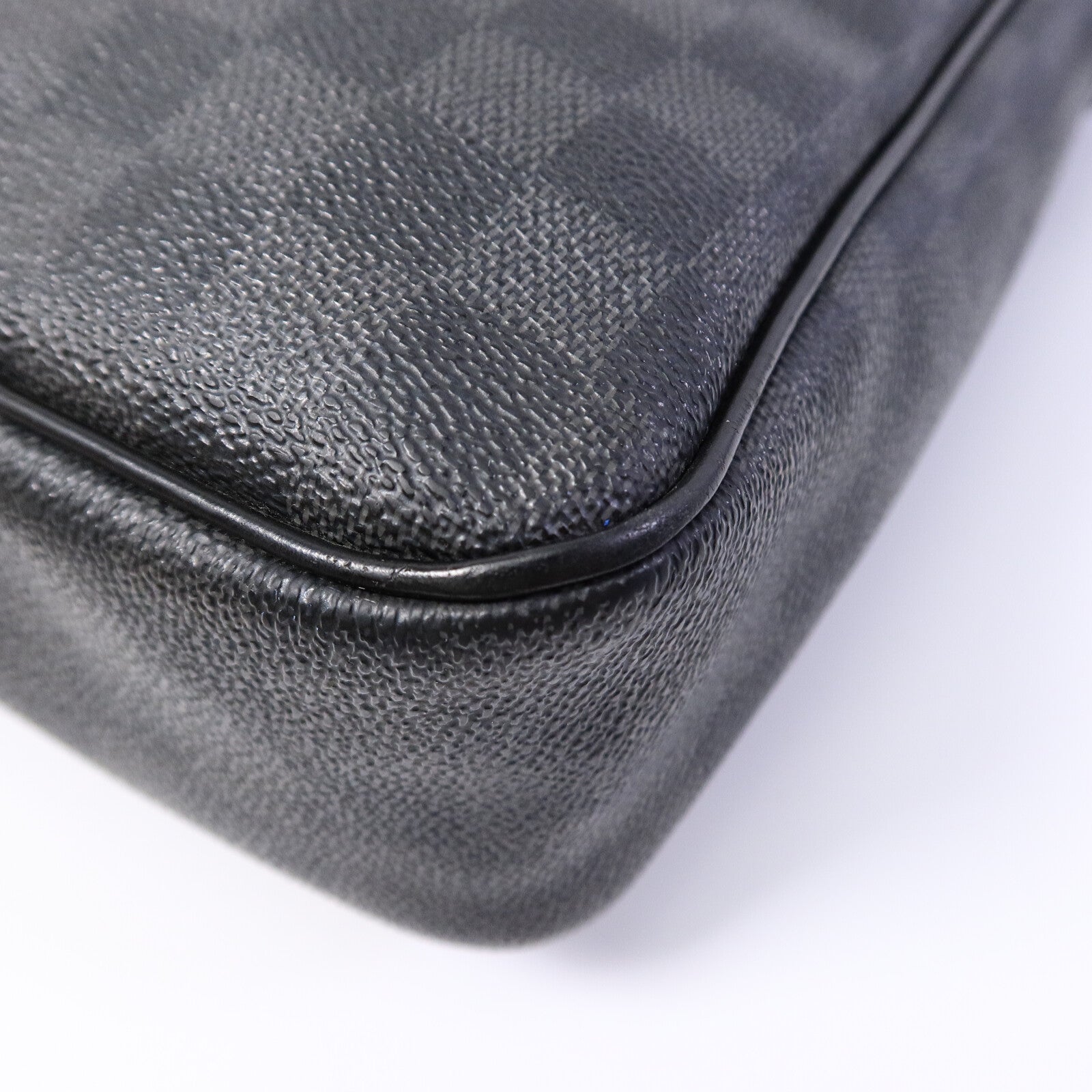 LOUIS VUITTON Damier Graghite Daniel MM銀扣肩背袋