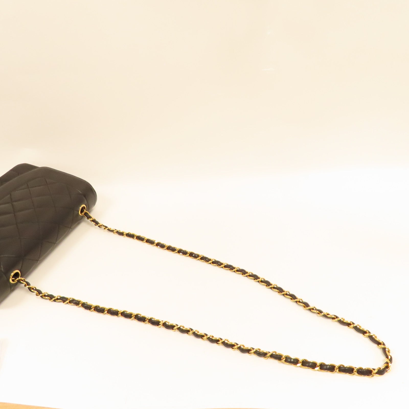 CHANEL 菱格羊皮皮革Matelasse Diana Flap Chain Shoulder金扣鏈帶肩背袋黑色