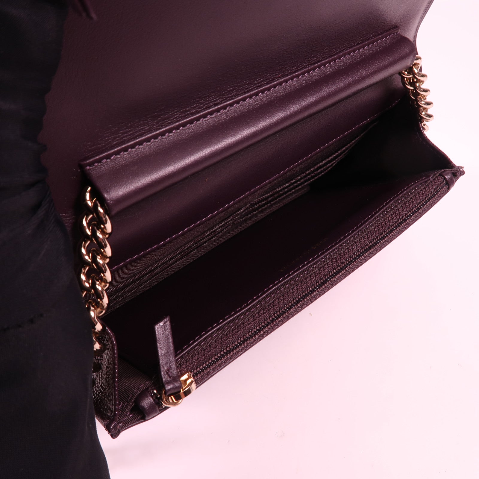 CHANEL 牛皮皮革Boy WOC Wallet On Chain金扣鏈帶肩背袋