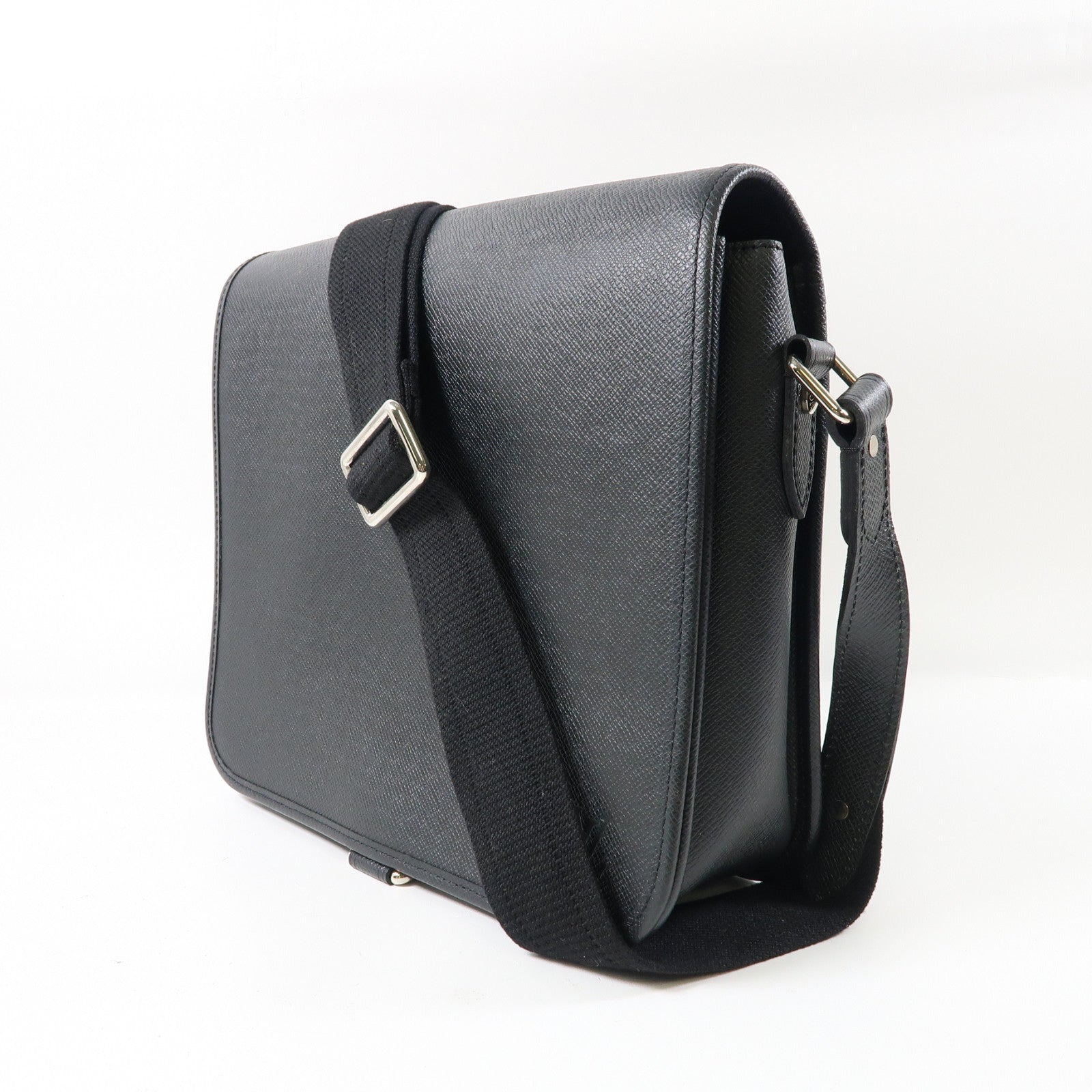 LOUIS VUITTON 皮革Andrei銀扣肩背袋黑色