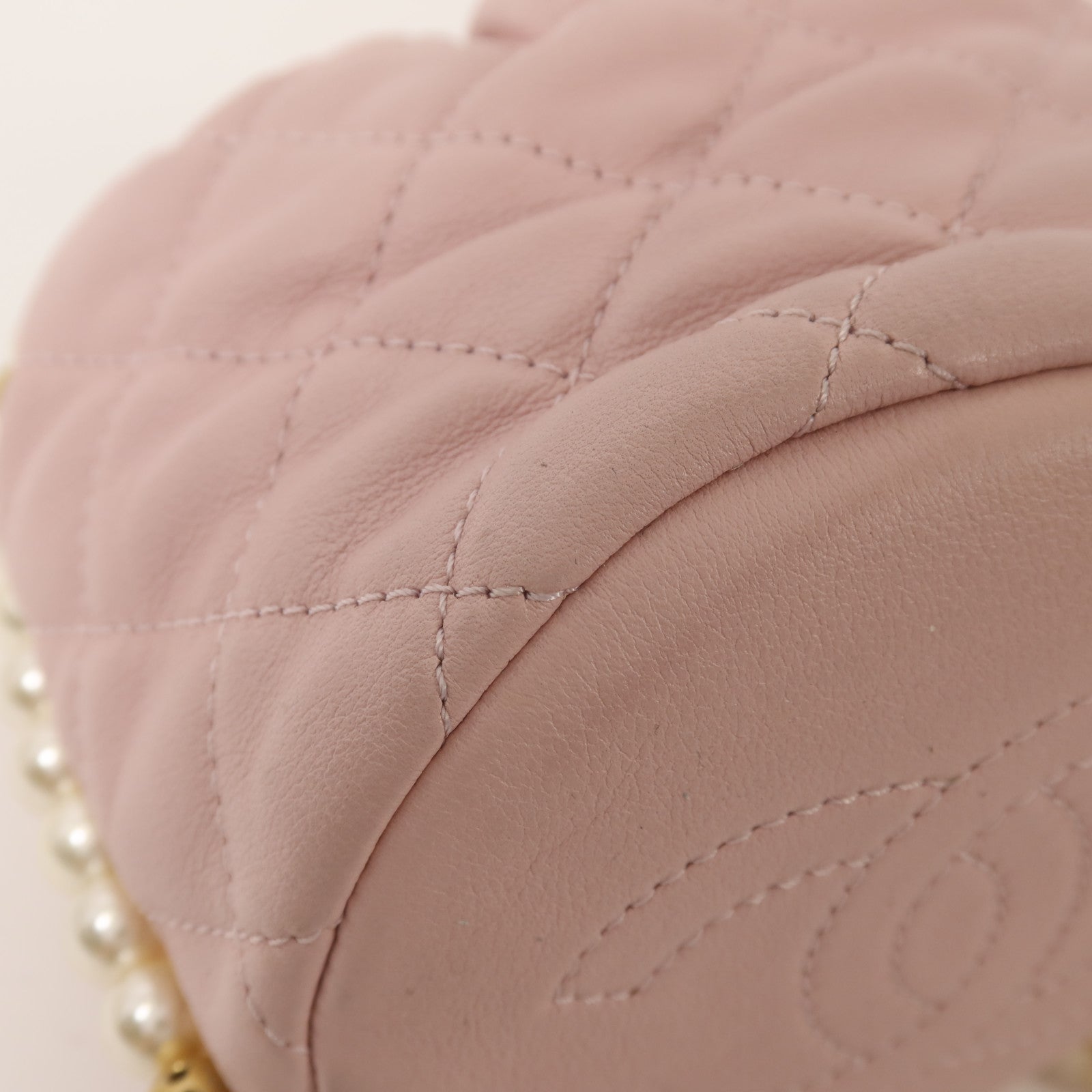 CHANEL 【激減優惠】羊皮皮革Bucket Pearl Bag金扣肩背袋