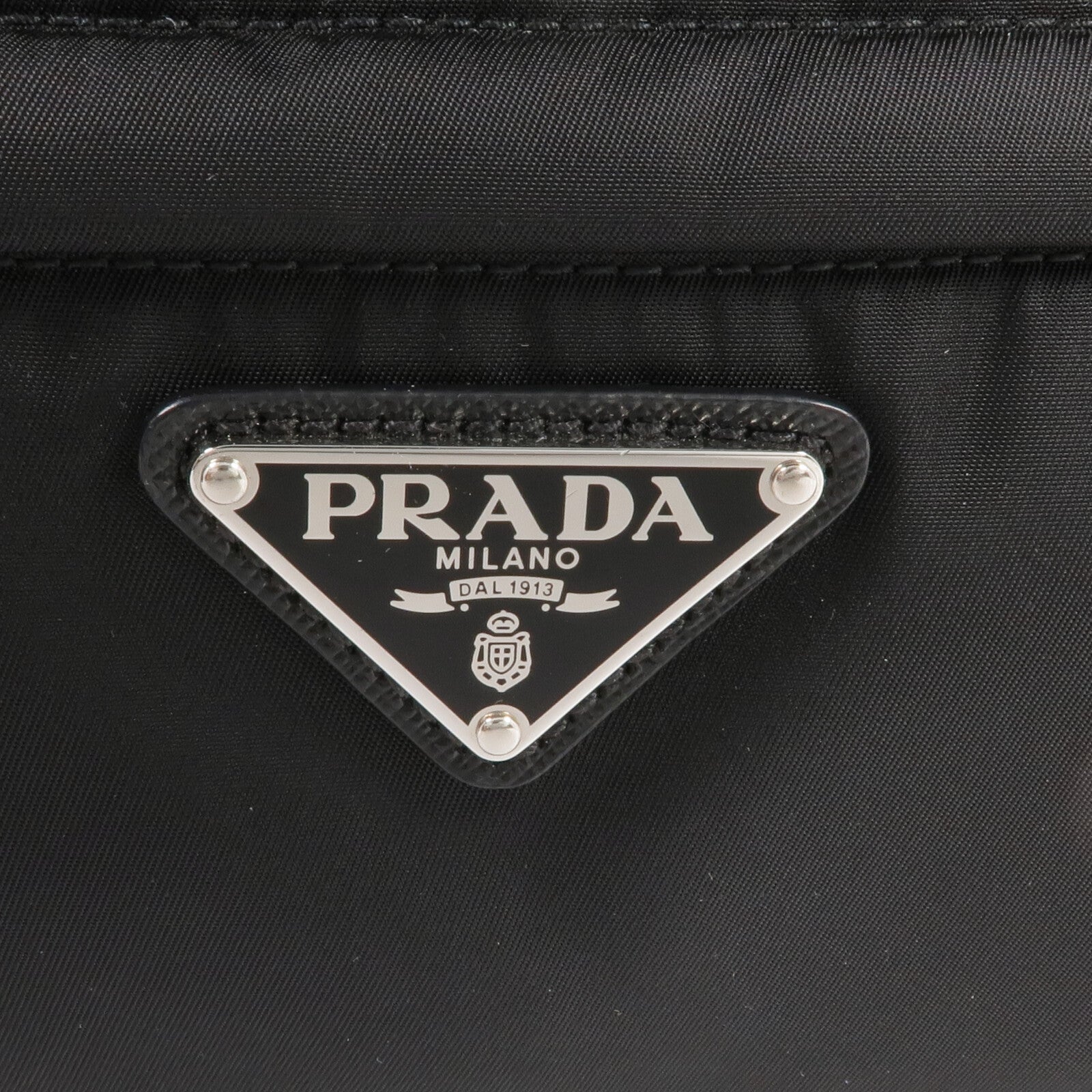 PRADA 尼龍Shoulder Bag銀扣肩背袋