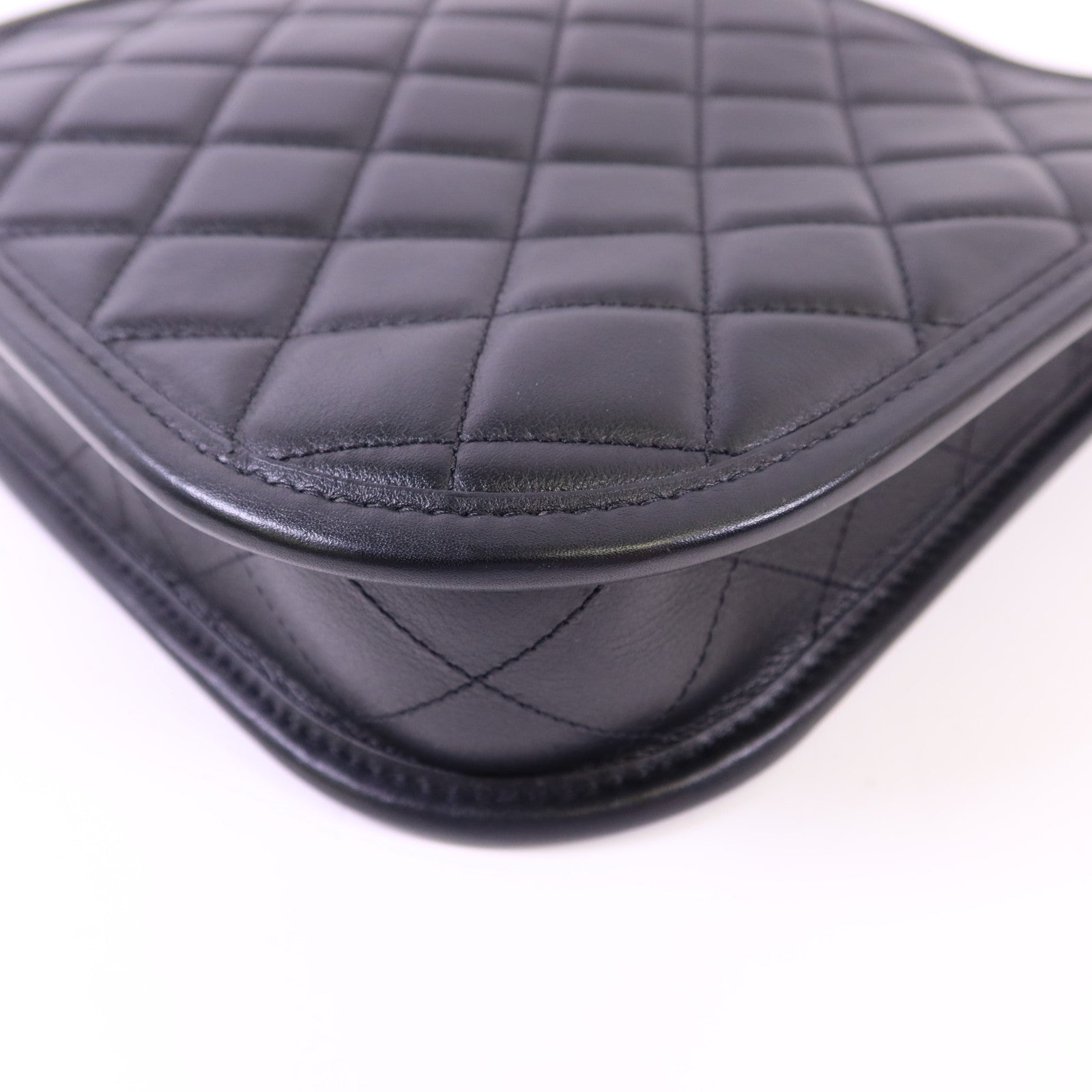 CHANEL 牛皮皮革24S Hobo金扣鏈帶肩背袋