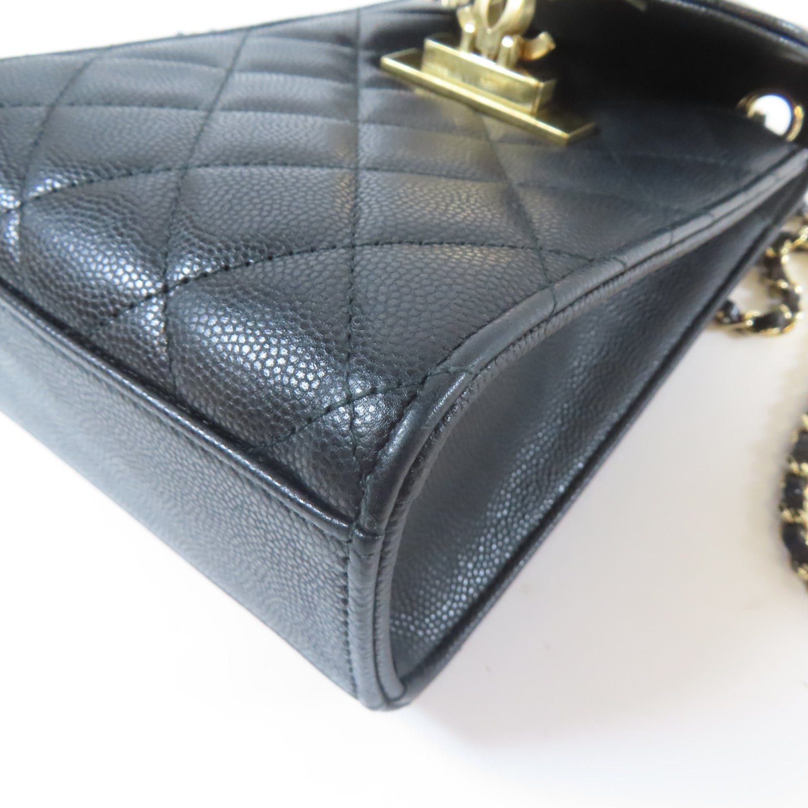 CHANEL 菱格Caviar皮革Chain Shoulder金扣鏈帶肩背袋黑色