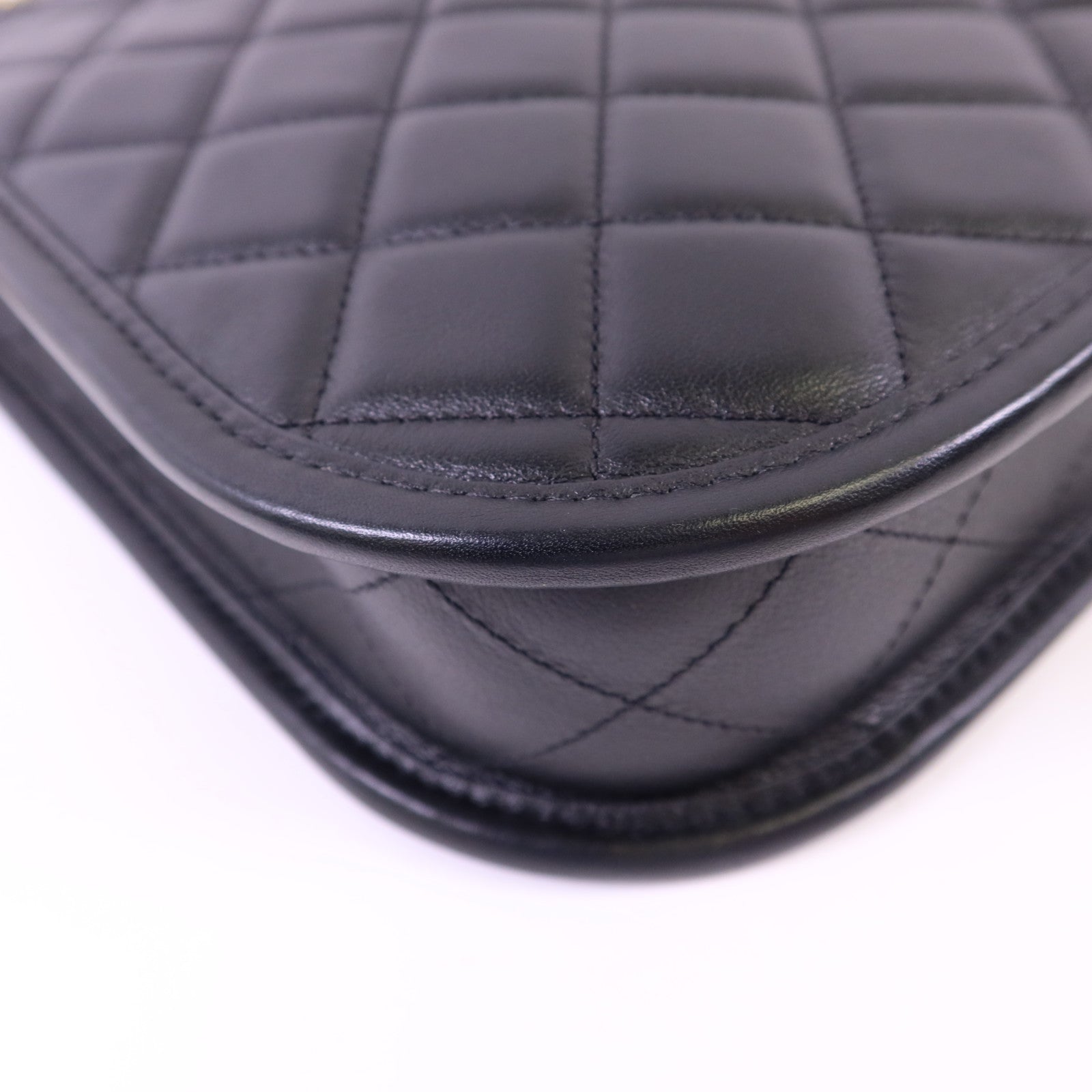 CHANEL 牛皮皮革24S Hobo金扣鏈帶肩背袋