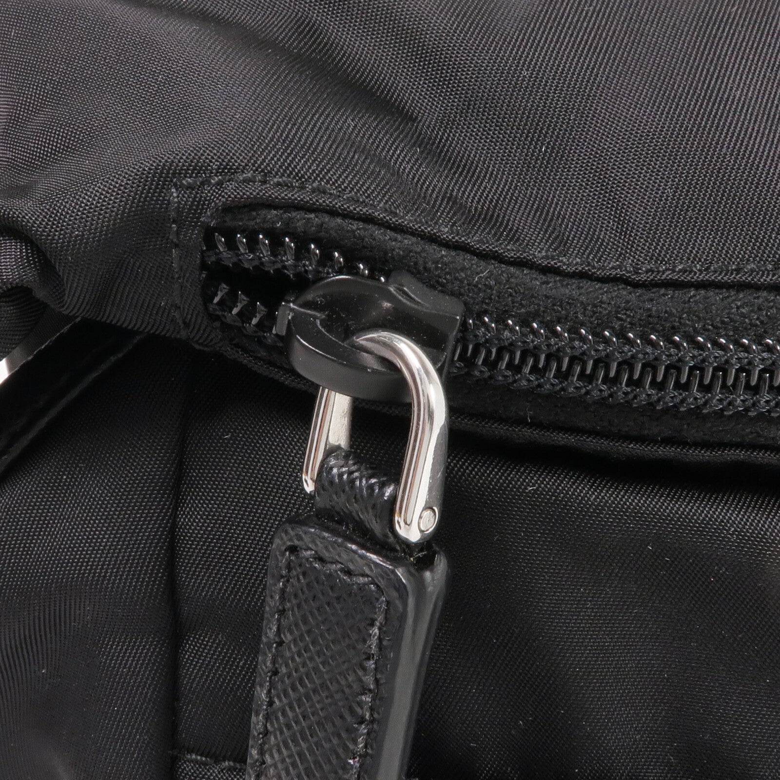 PRADA 尼龍Shoulder Bag銀扣肩背袋