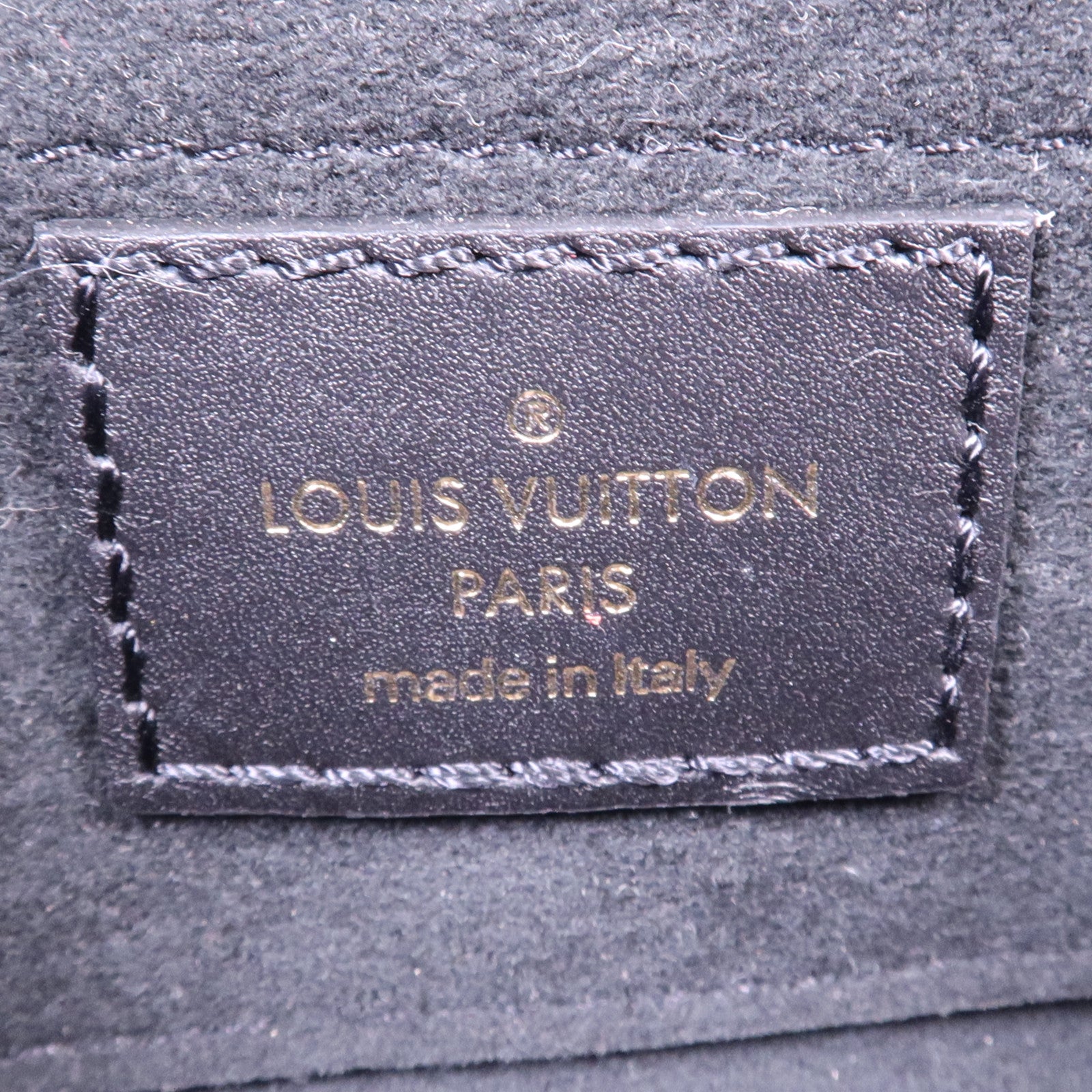LOUIS VUITTON 牛皮皮革New Wave Heart Bag金扣肩背袋