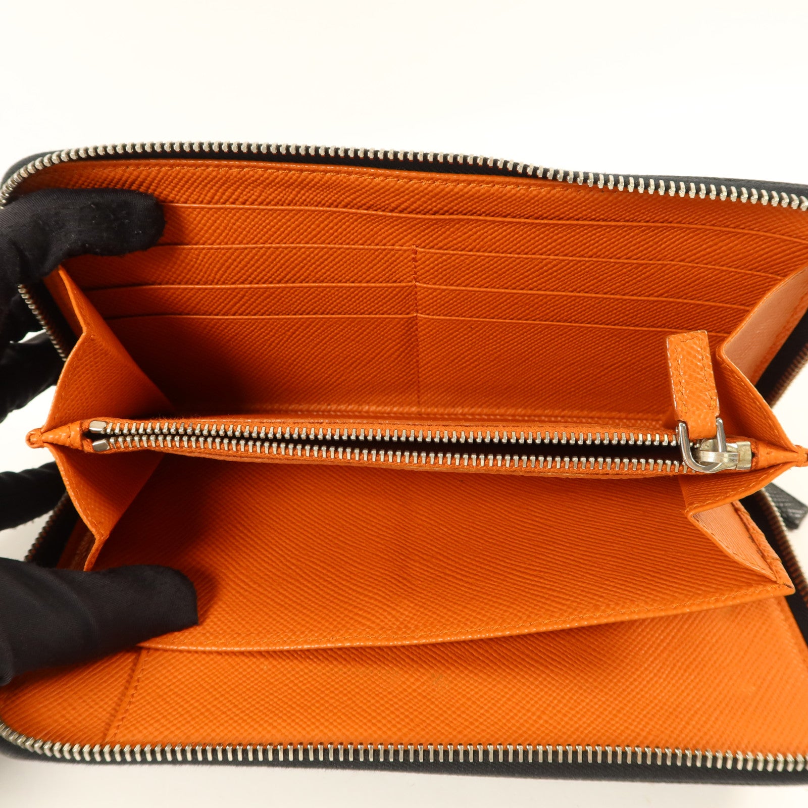 PRADA Saffiano皮革Long Round Wallet銀扣長錢包