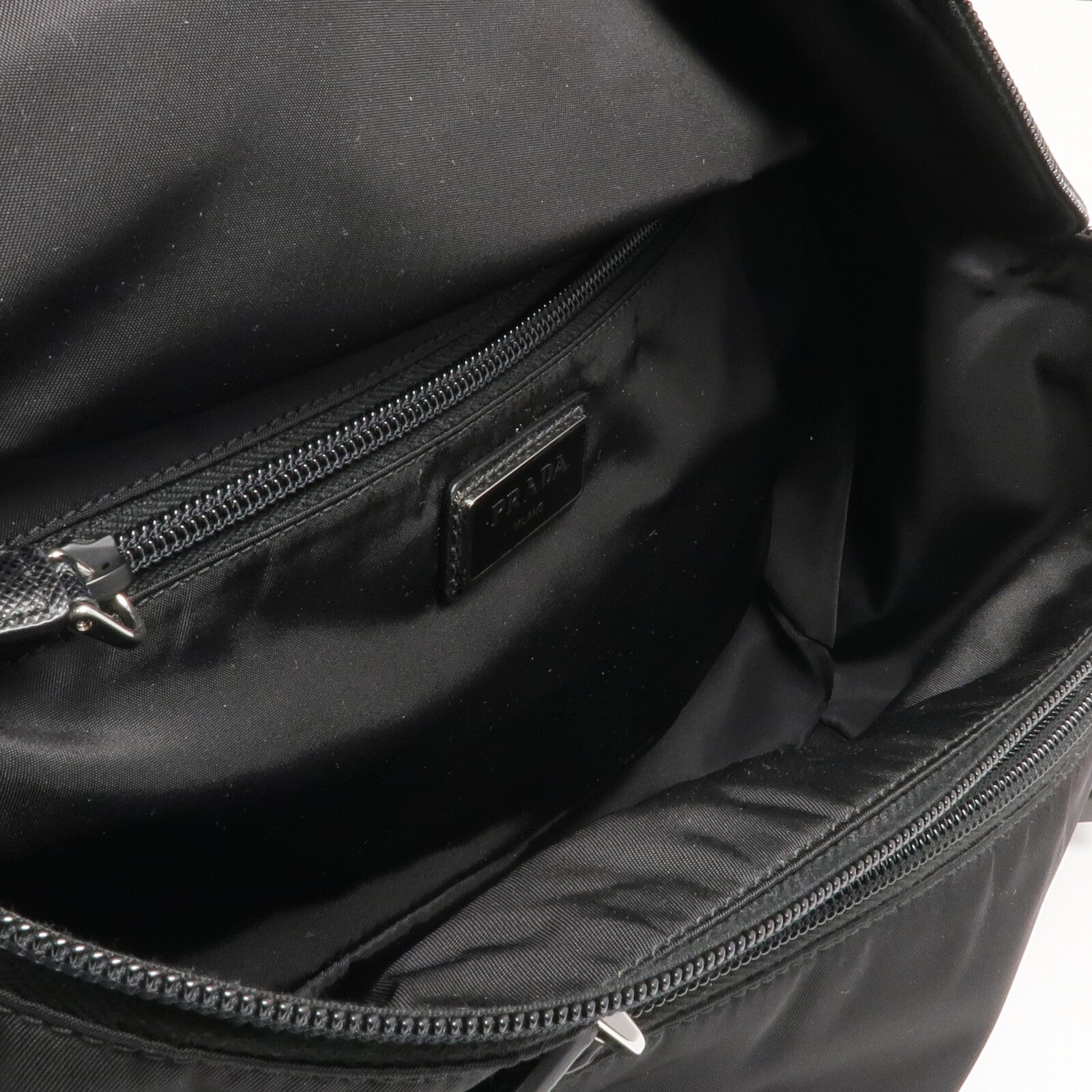 PRADA 尼龍Shoulder Bag銀扣肩背袋