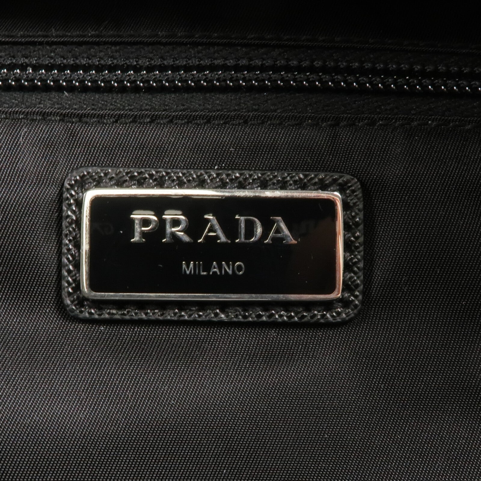 PRADA 尼龍Shoulder Bag銀扣肩背袋