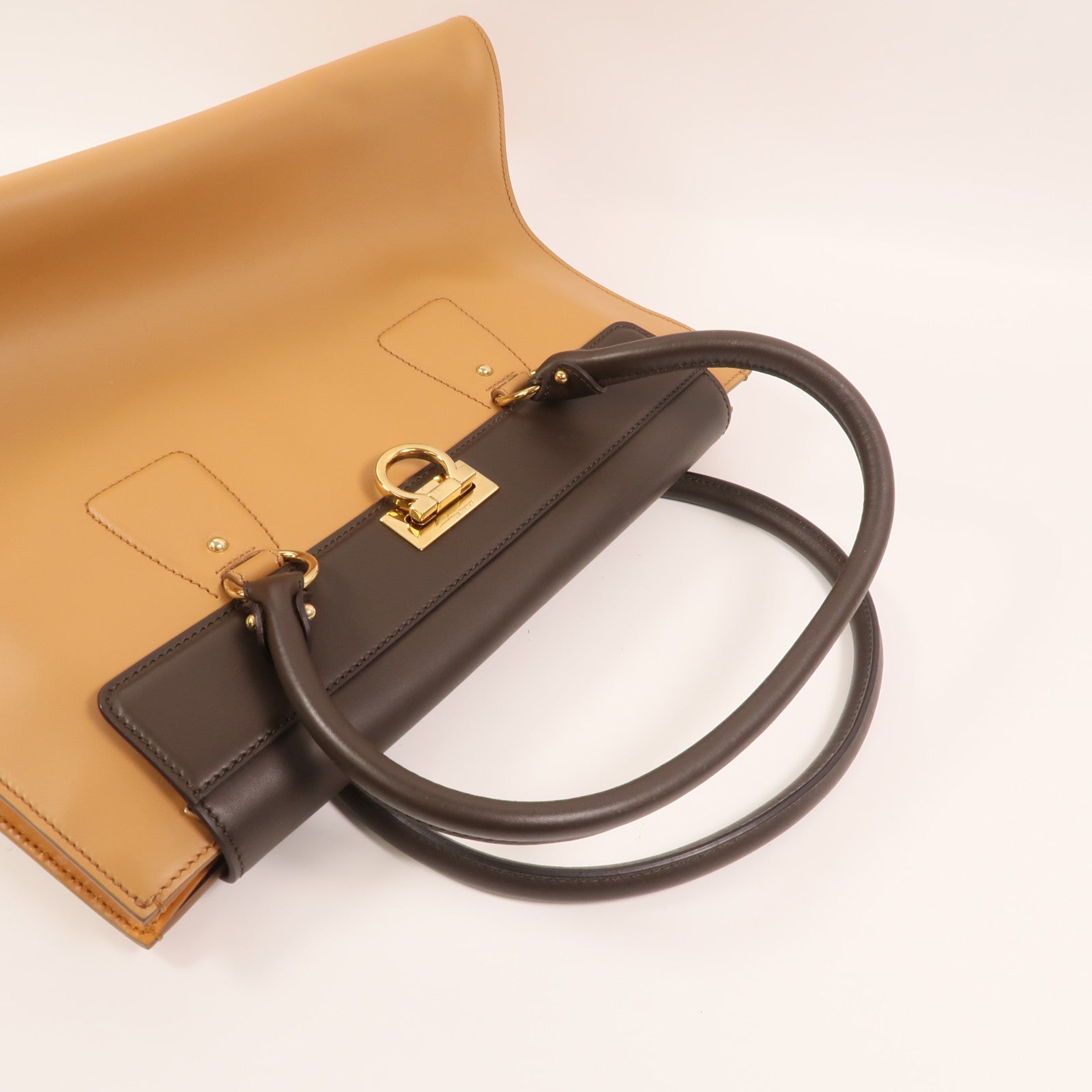 Salvatore Ferragamo 牛皮皮革Gancini Bag金扣手挽袋