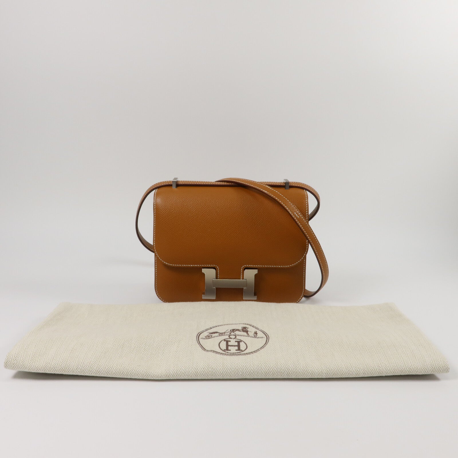 HERMES Epsom皮革Constance Mini肩背袋Gold