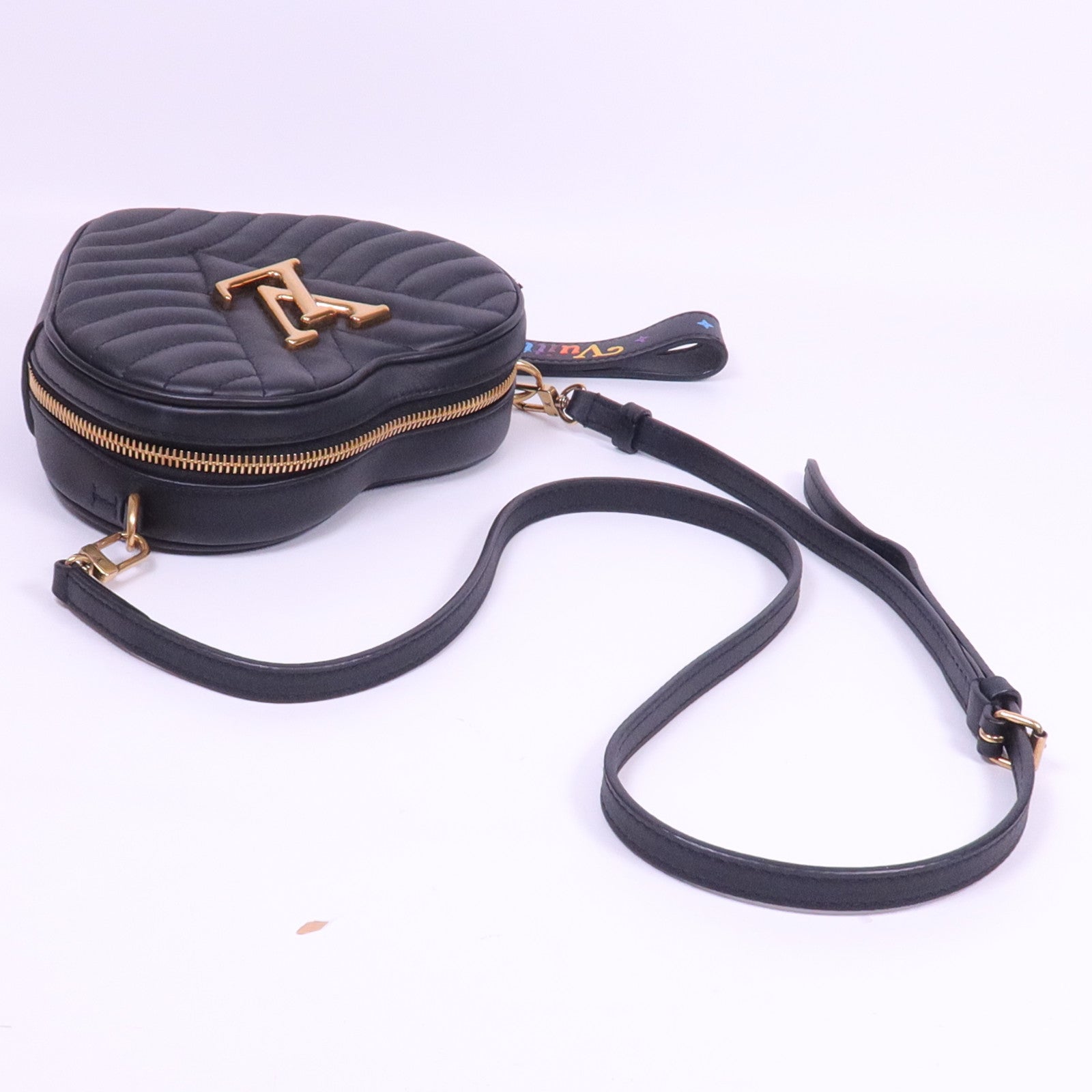 LOUIS VUITTON 牛皮皮革New Wave Heart Bag金扣肩背袋