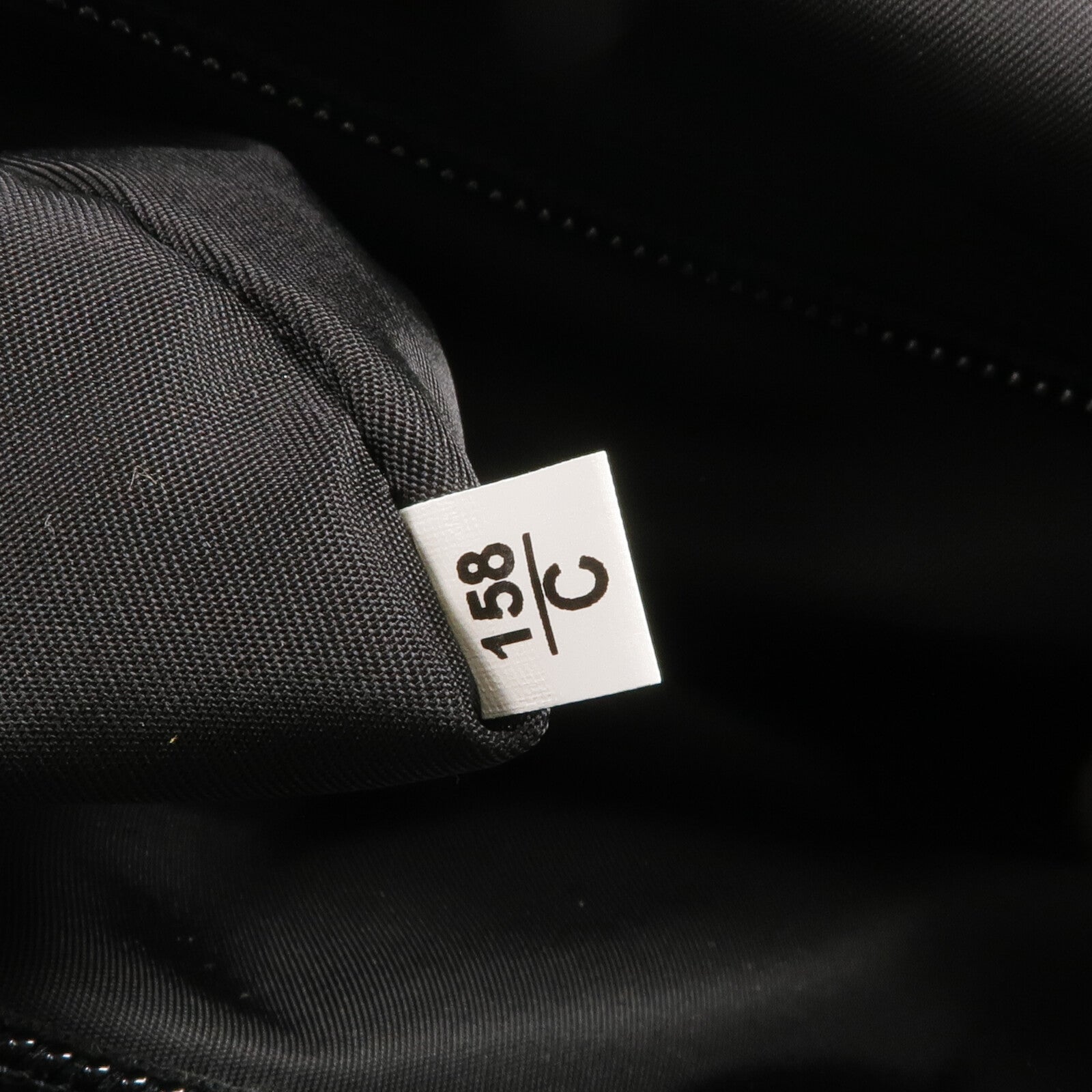 PRADA 尼龍Shoulder Bag銀扣肩背袋