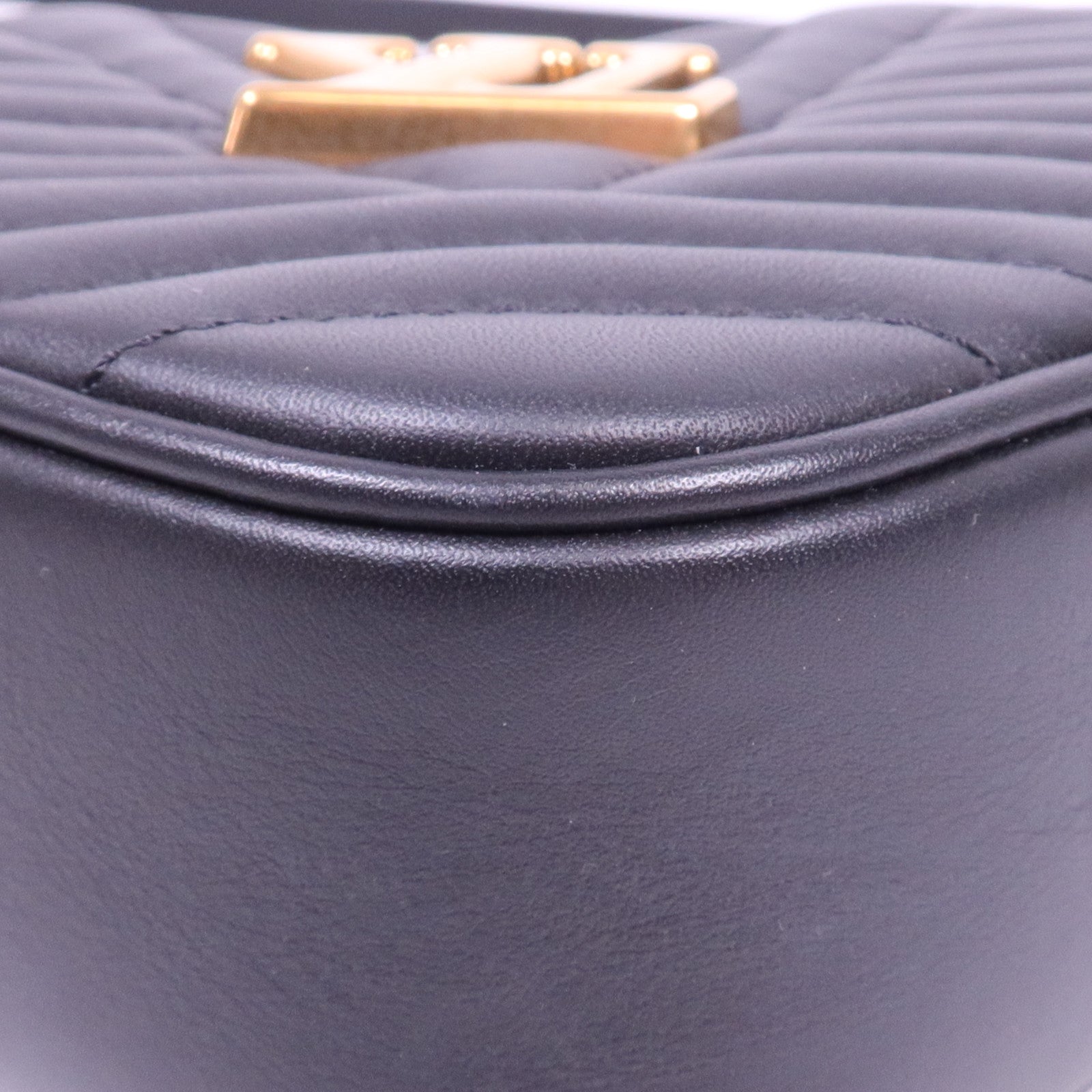 LOUIS VUITTON 牛皮皮革New Wave Heart Bag金扣肩背袋