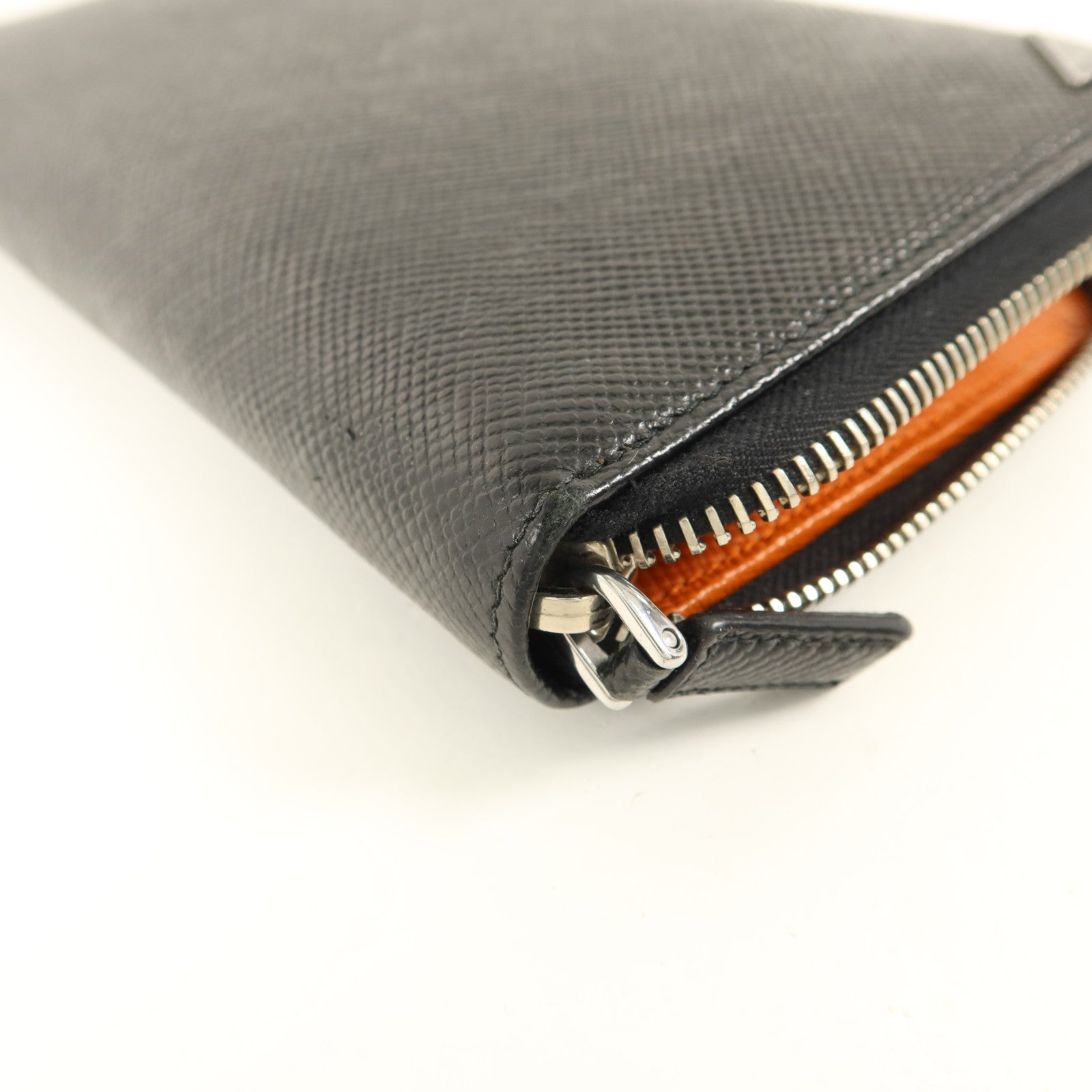 PRADA Saffiano皮革Long Round Wallet銀扣長錢包