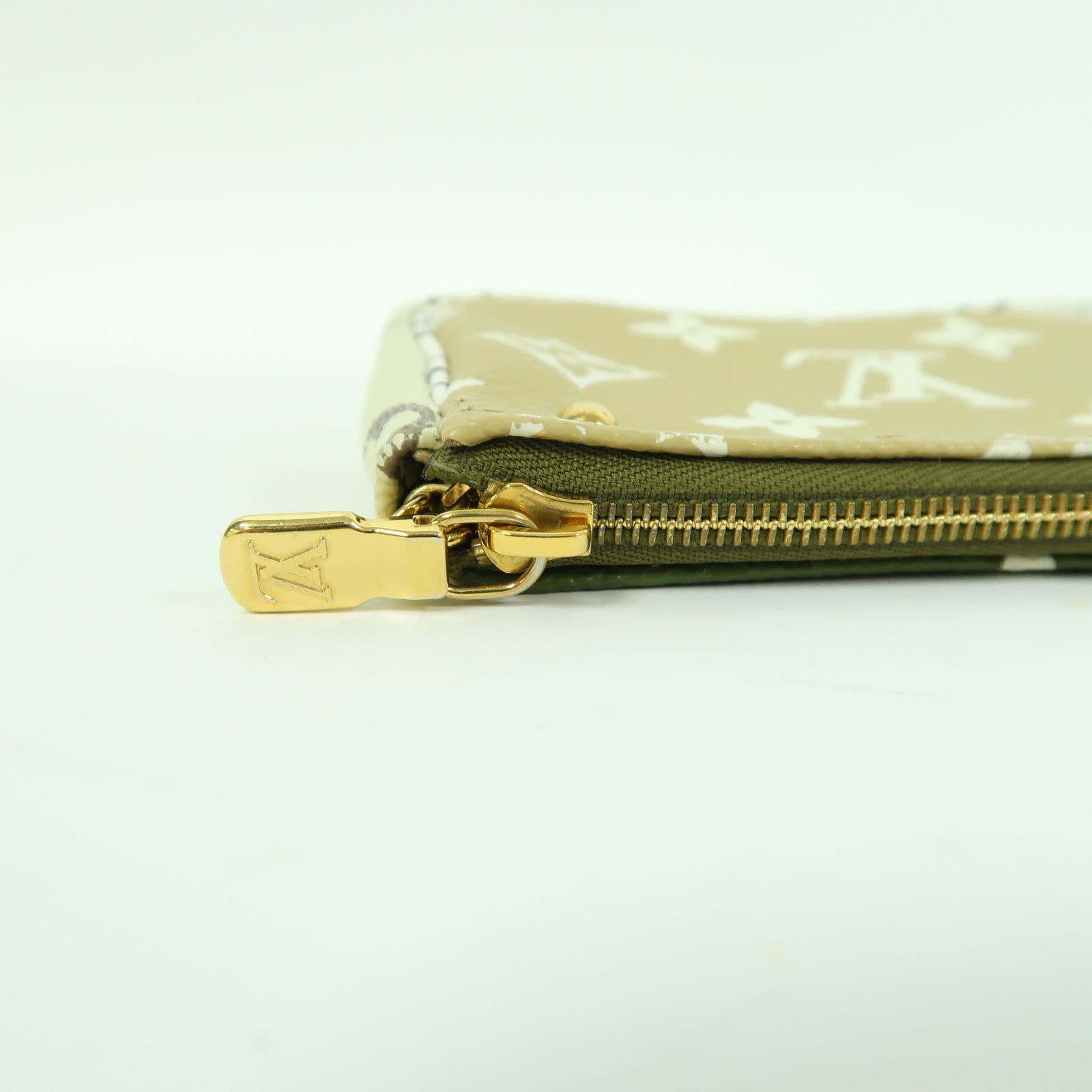 LOUIS VUITTON Monogram Giant Micro金扣零錢包綠色