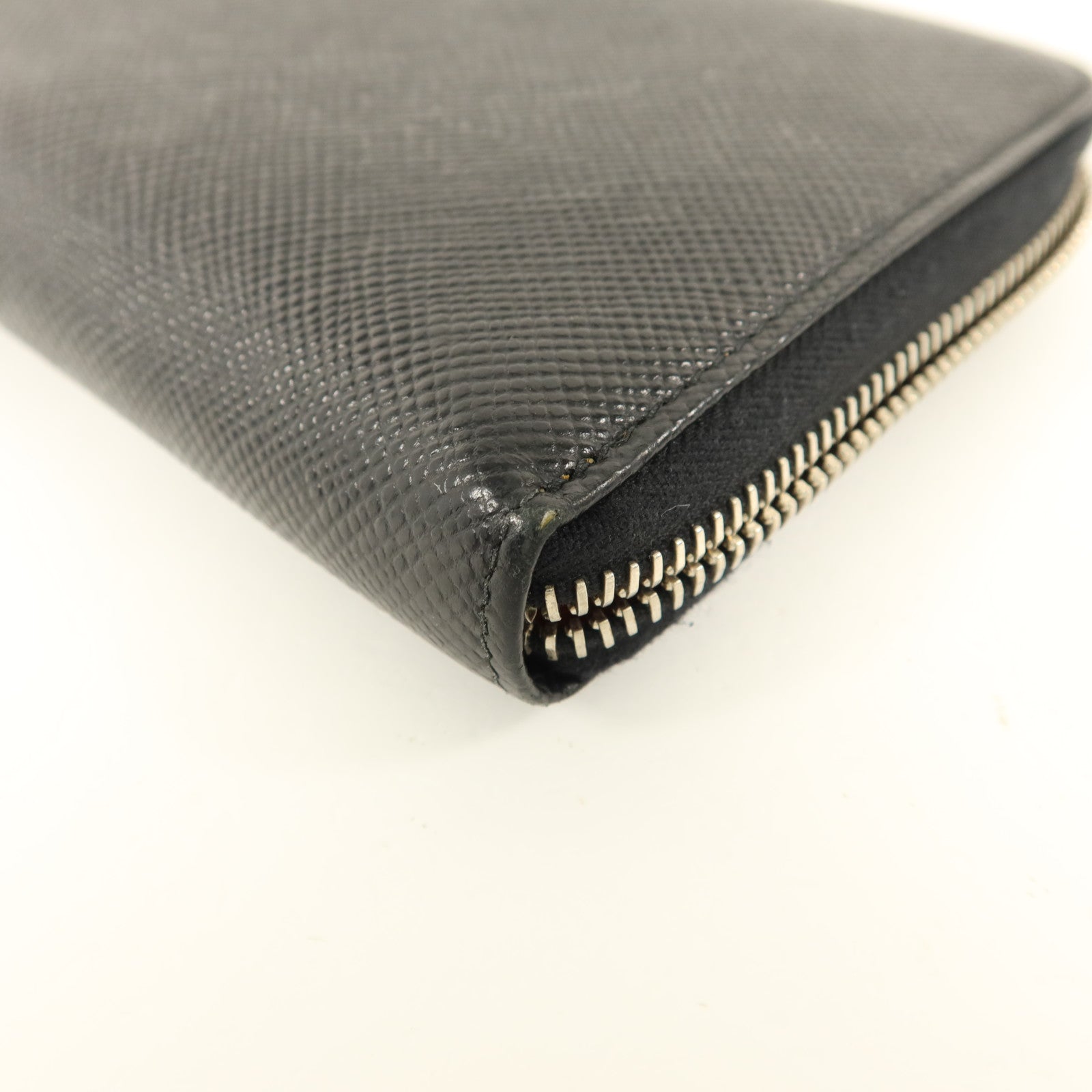 PRADA Saffiano皮革Long Round Wallet銀扣長錢包