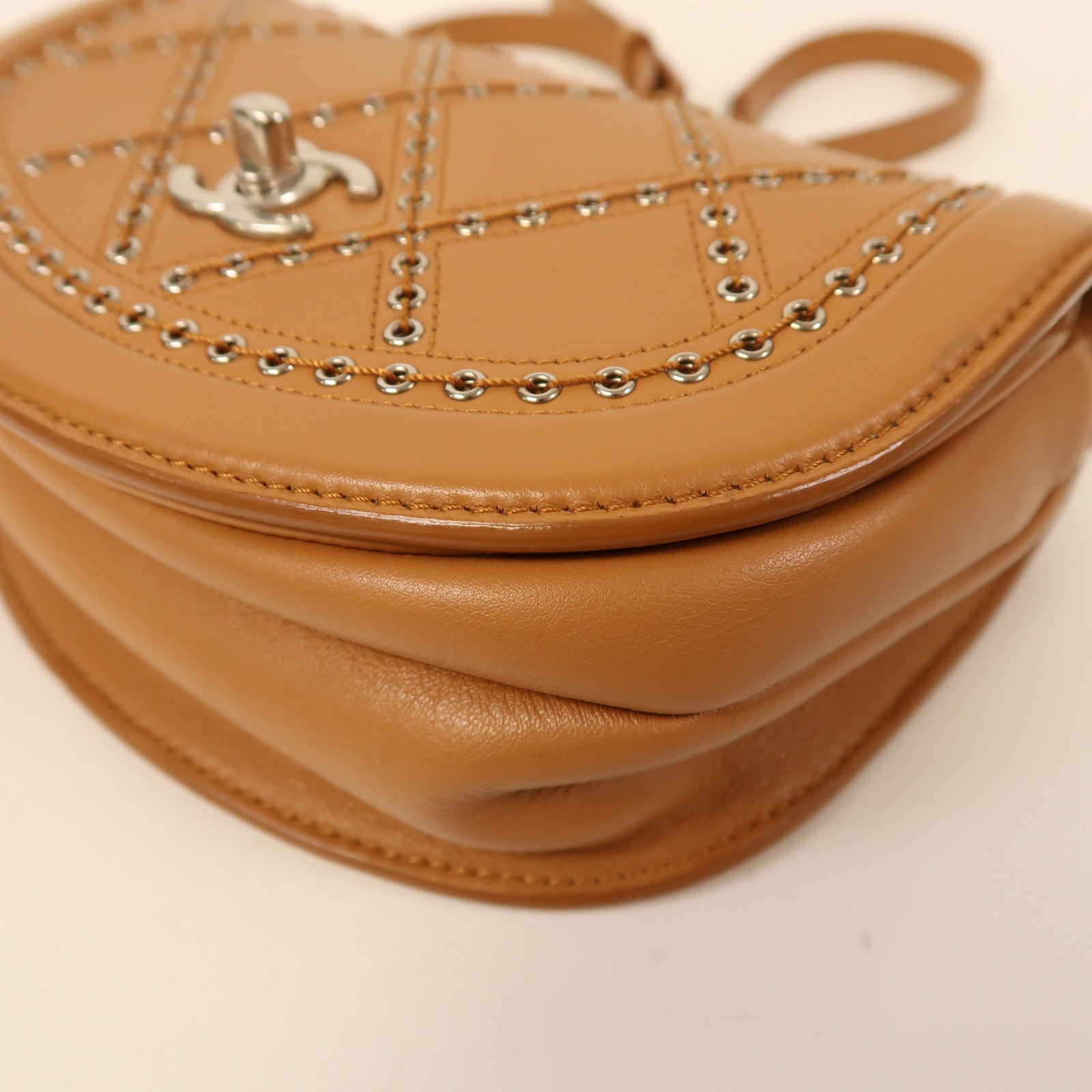 CHANEL【激減優惠】 牛皮皮革Chain Shoulder銀扣肩背袋棕色