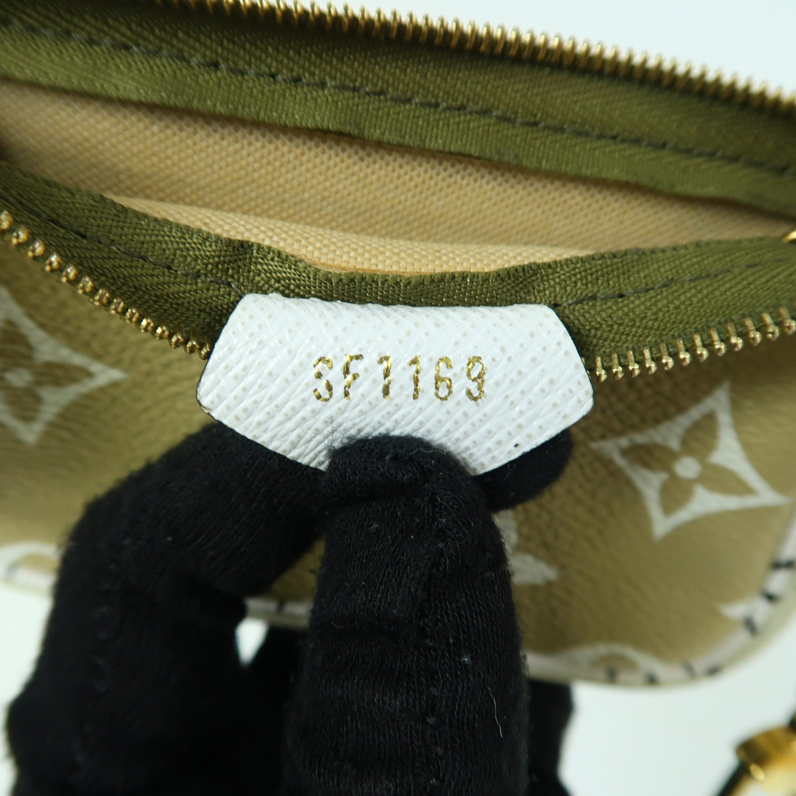 LOUIS VUITTON Monogram Giant Micro金扣零錢包綠色