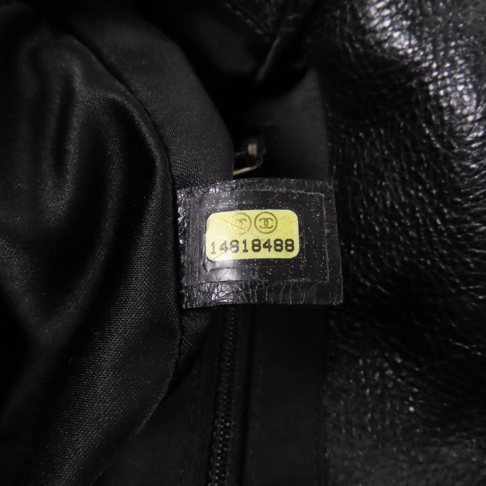 CHANEL 牛皮皮革Shoulder Bag銀扣肩背袋黑色