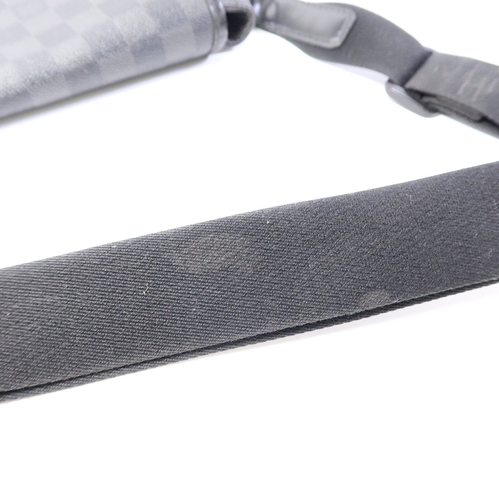 LOUIS VUITTON Damier Graghite Daniel MM銀扣肩背袋