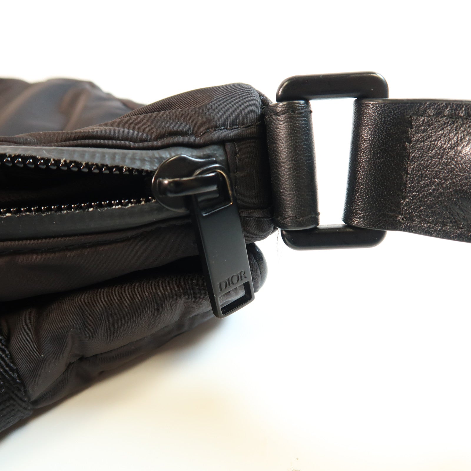 Dior 尼龍HOMME Nylon Saddle Messenger黑扣肩背袋