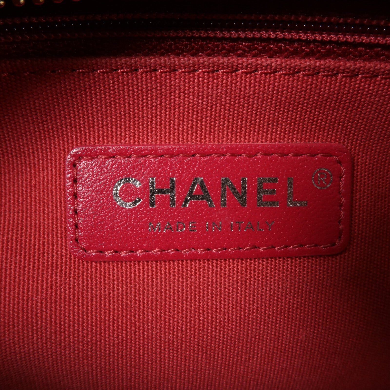 CHANEL 牛皮皮革Gabrielle Medium鏈帶肩背袋
