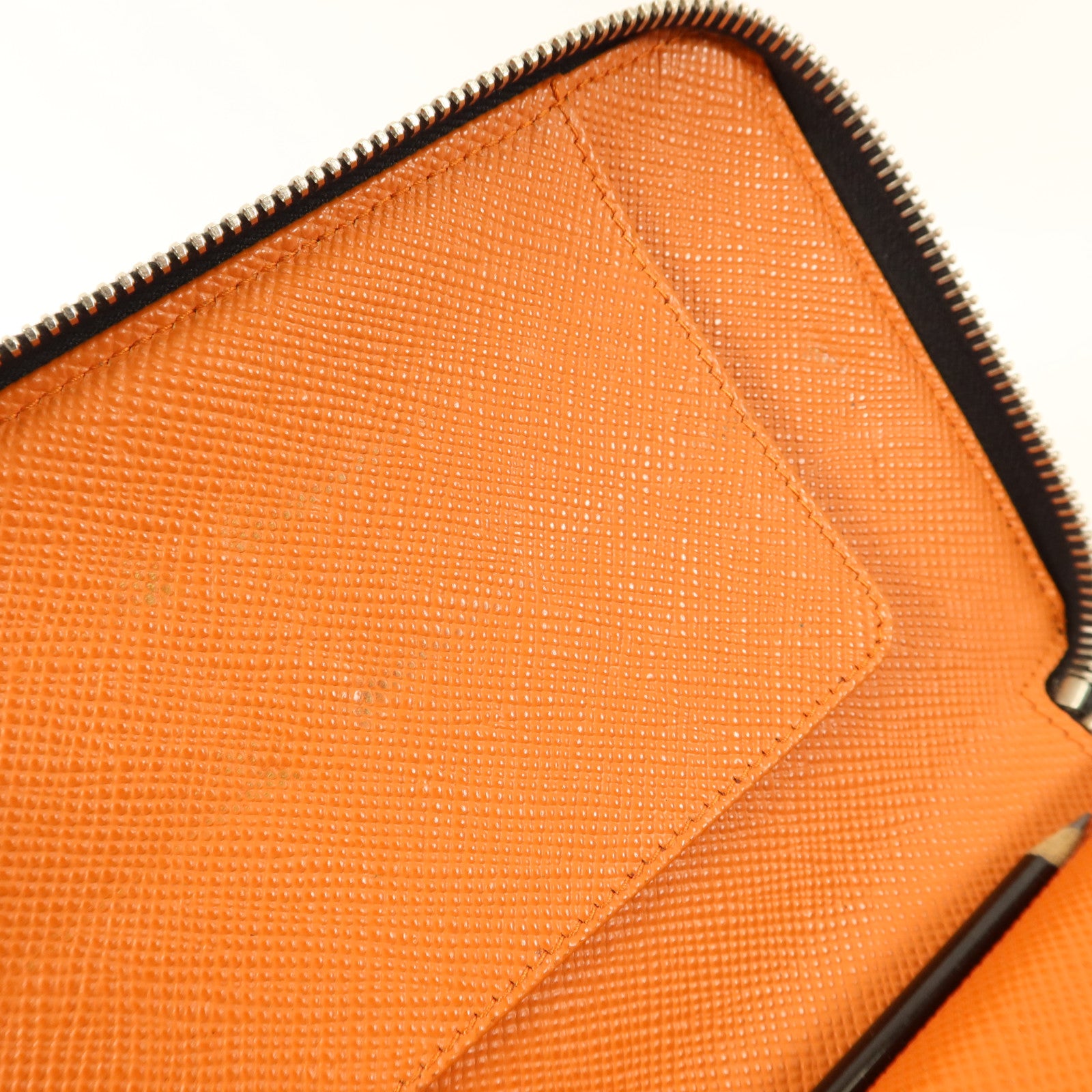 PRADA Saffiano皮革Long Round Wallet銀扣長錢包