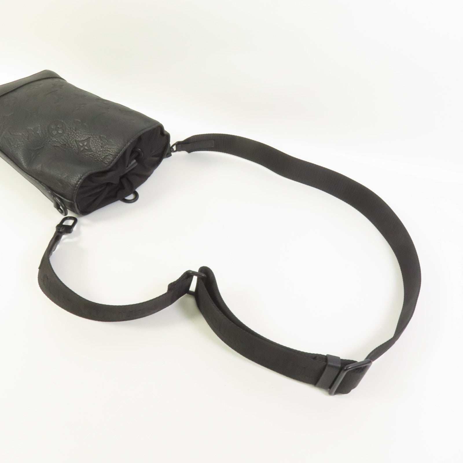 LOUIS VUITTON Monogram Shadow Neo Sling肩背袋