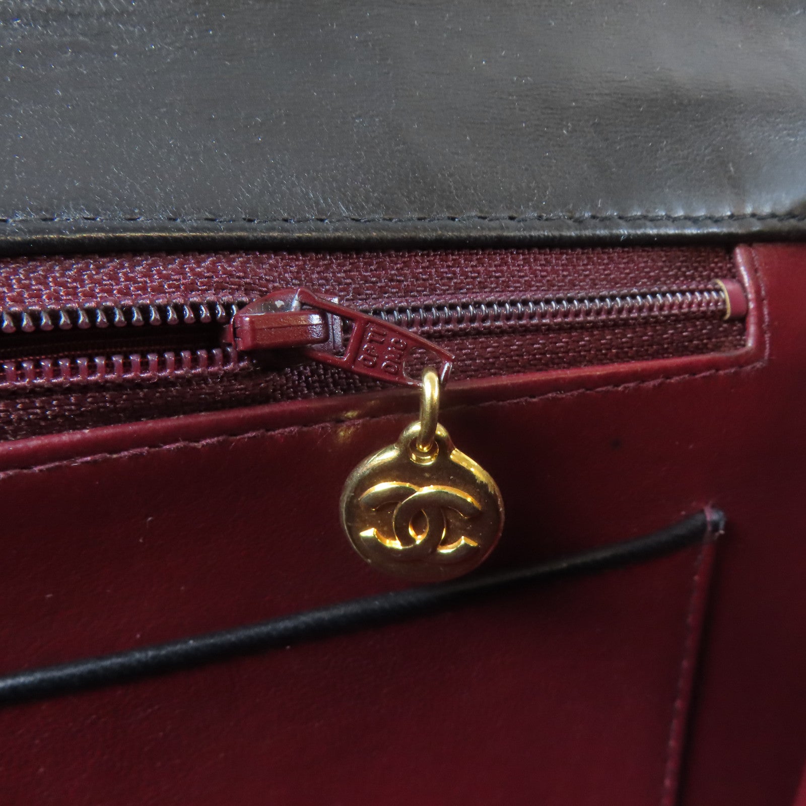 CHANEL 【激減優惠】菱格牛皮皮革Vintage Clutch Bag金扣手拿包黑色