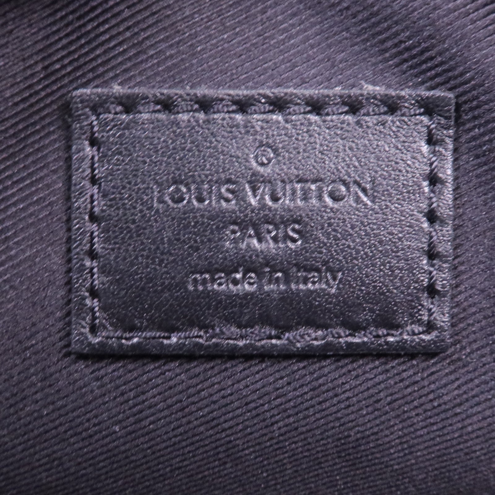 LOUIS VUITTON Monogram Eclipse Alpha Wearable Wallet肩背袋
