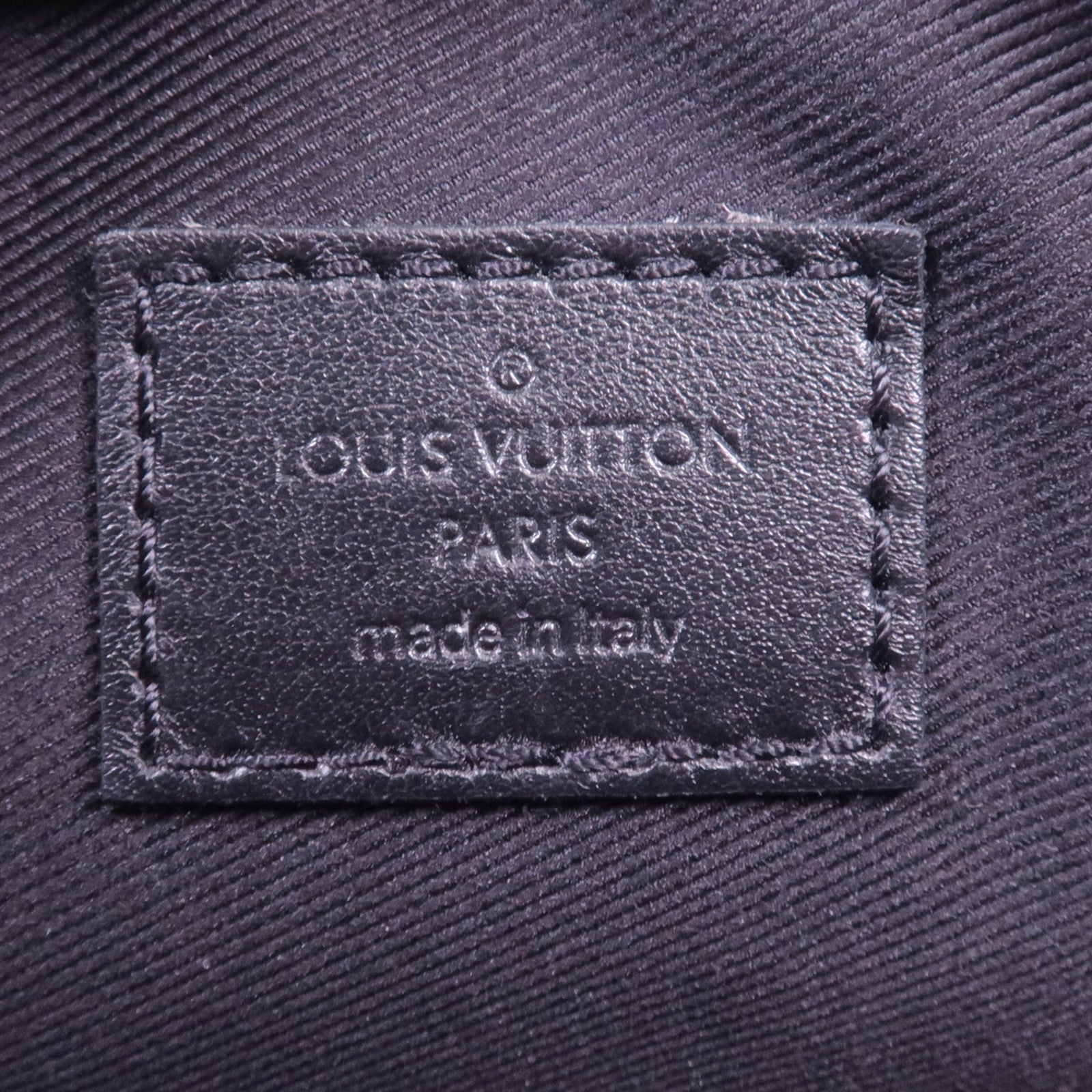 LOUIS VUITTON Monogram Eclipse Alpha Wearable Wallet肩背袋