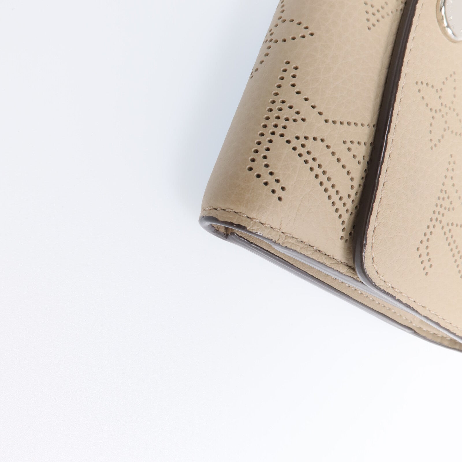 LOUIS VUITTON Monogram Mahina Victorine銀扣錢包