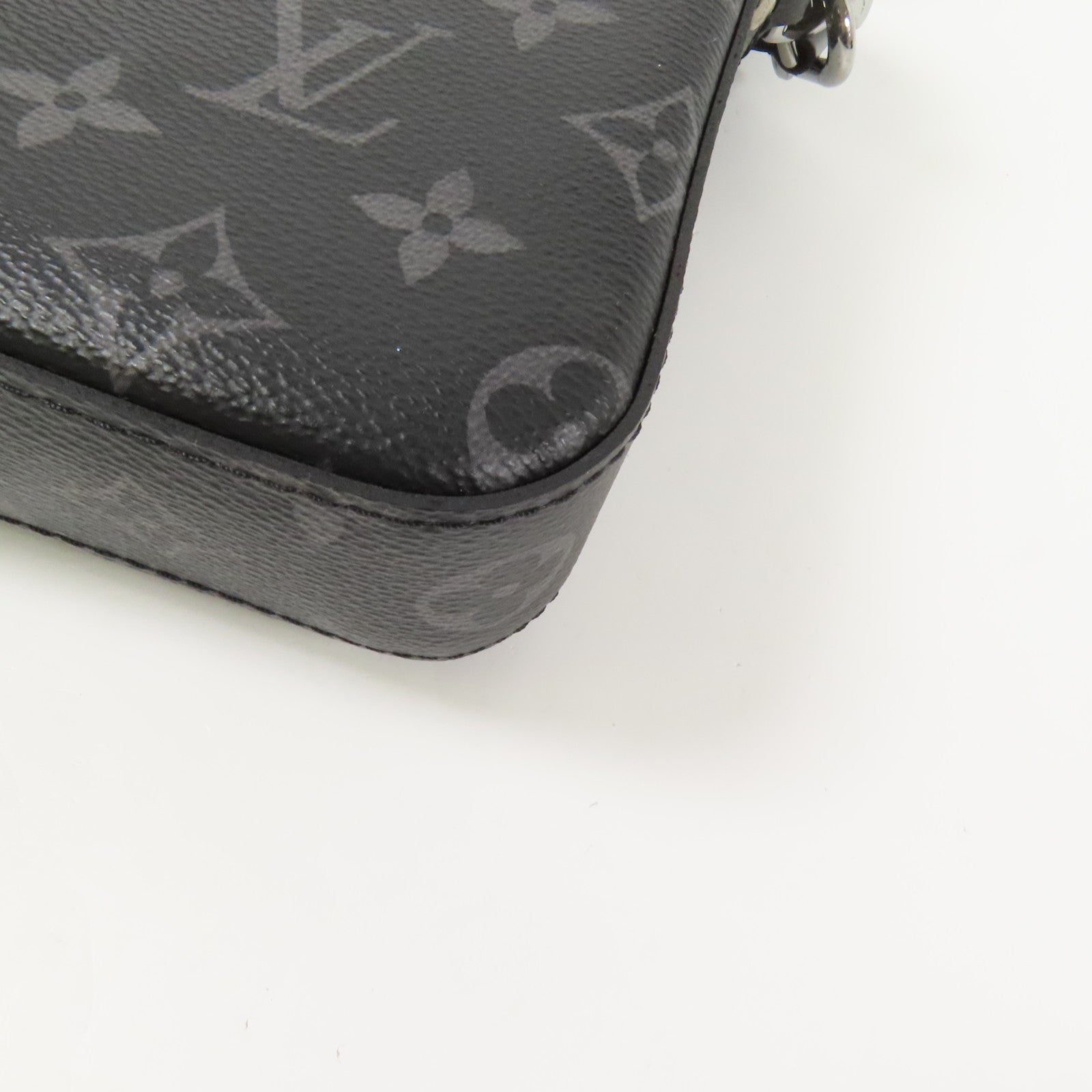 LOUIS VUITTON Monogram Eclipse Reverse Trio Messenger銀扣肩背袋灰色