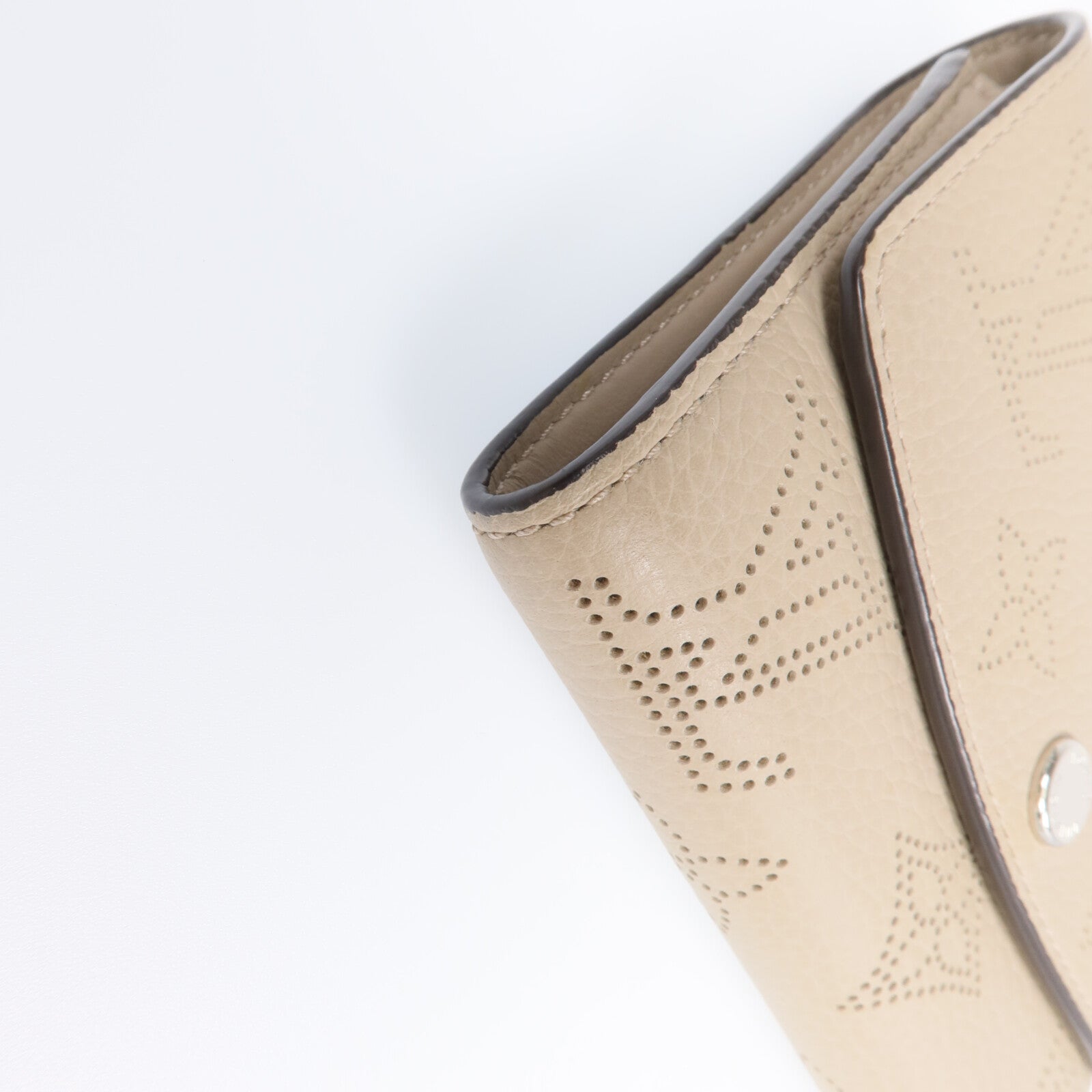LOUIS VUITTON Monogram Mahina Victorine銀扣錢包