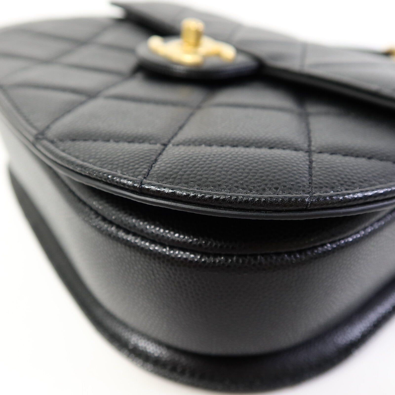 CHANEL 牛皮皮革Half Moon Flap Messenger Bag金扣鏈帶肩背袋