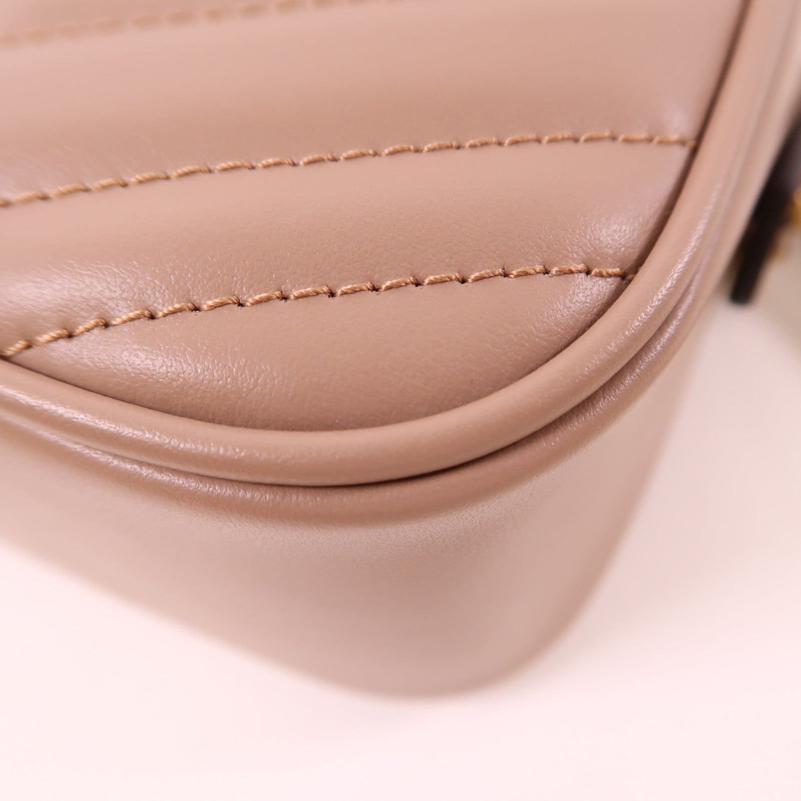 GUCCI GHW GG Marmont Shoulder Bag 447632 DTD1T Calfskin Leather Pink Beige