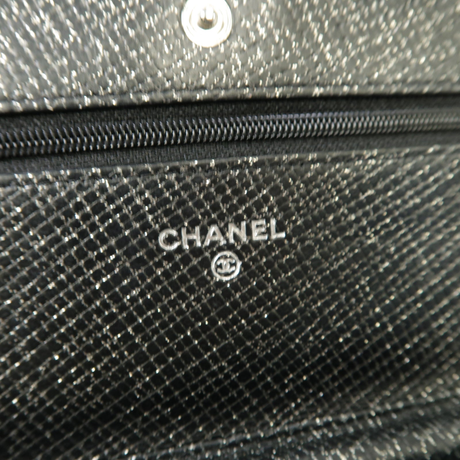 CHANEL 菱格牛皮皮革/閃粉WOC Wallet On Chain銀扣鏈帶肩背袋銀色/黑色