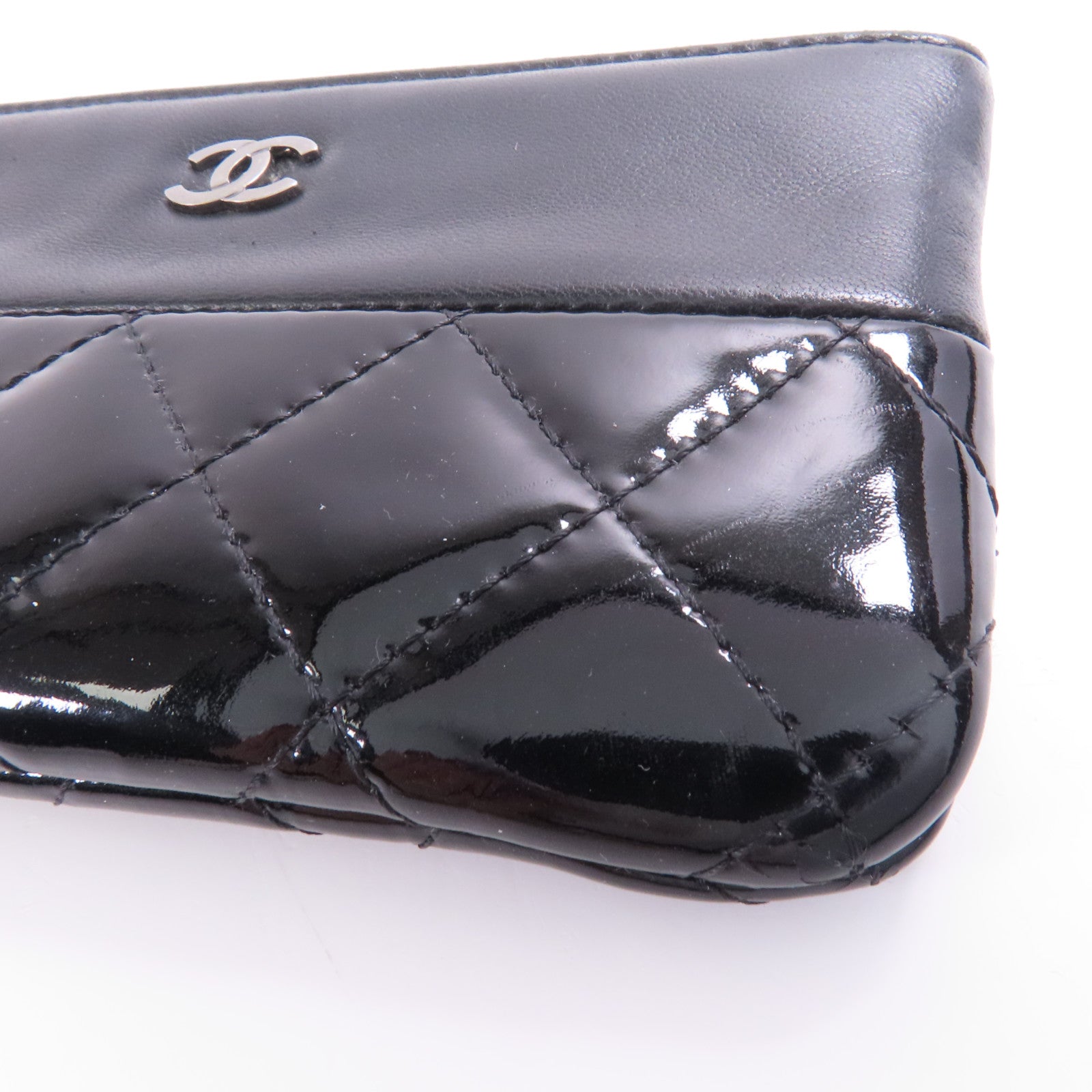 CHANEL 羊皮皮革/漆皮皮革Pouch銀扣手拿包