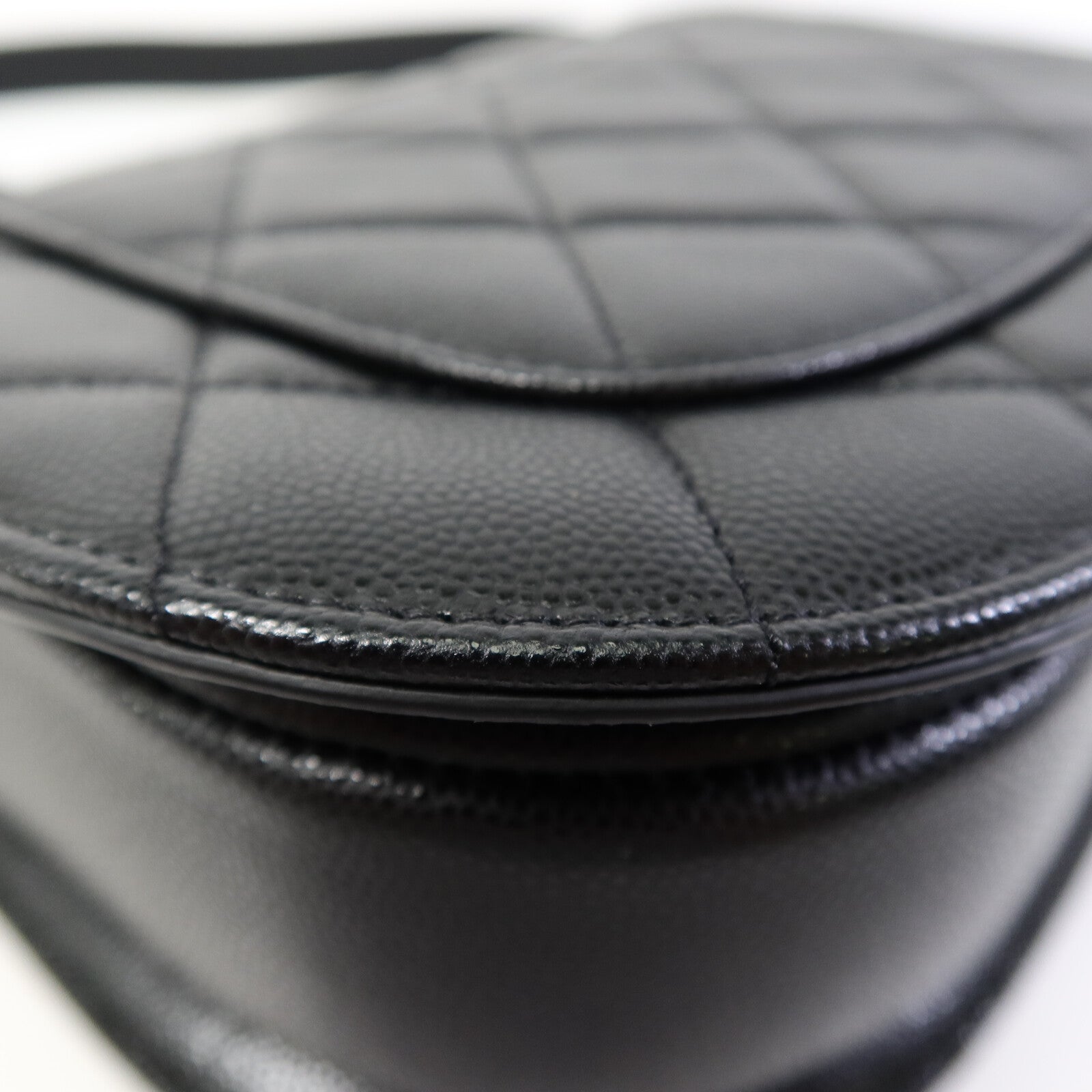 CHANEL 牛皮皮革Half Moon Flap Messenger Bag金扣鏈帶肩背袋