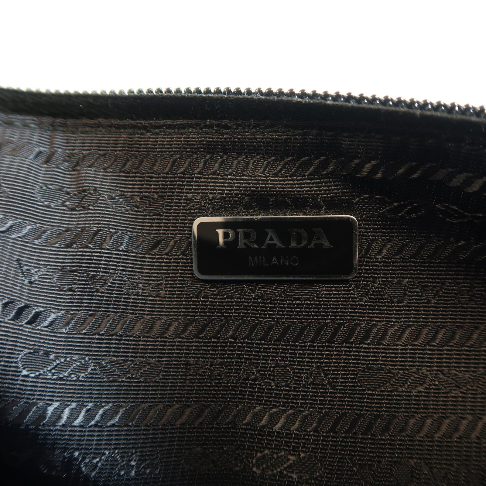 PRADA 尼龍Pouch銀扣手拿包