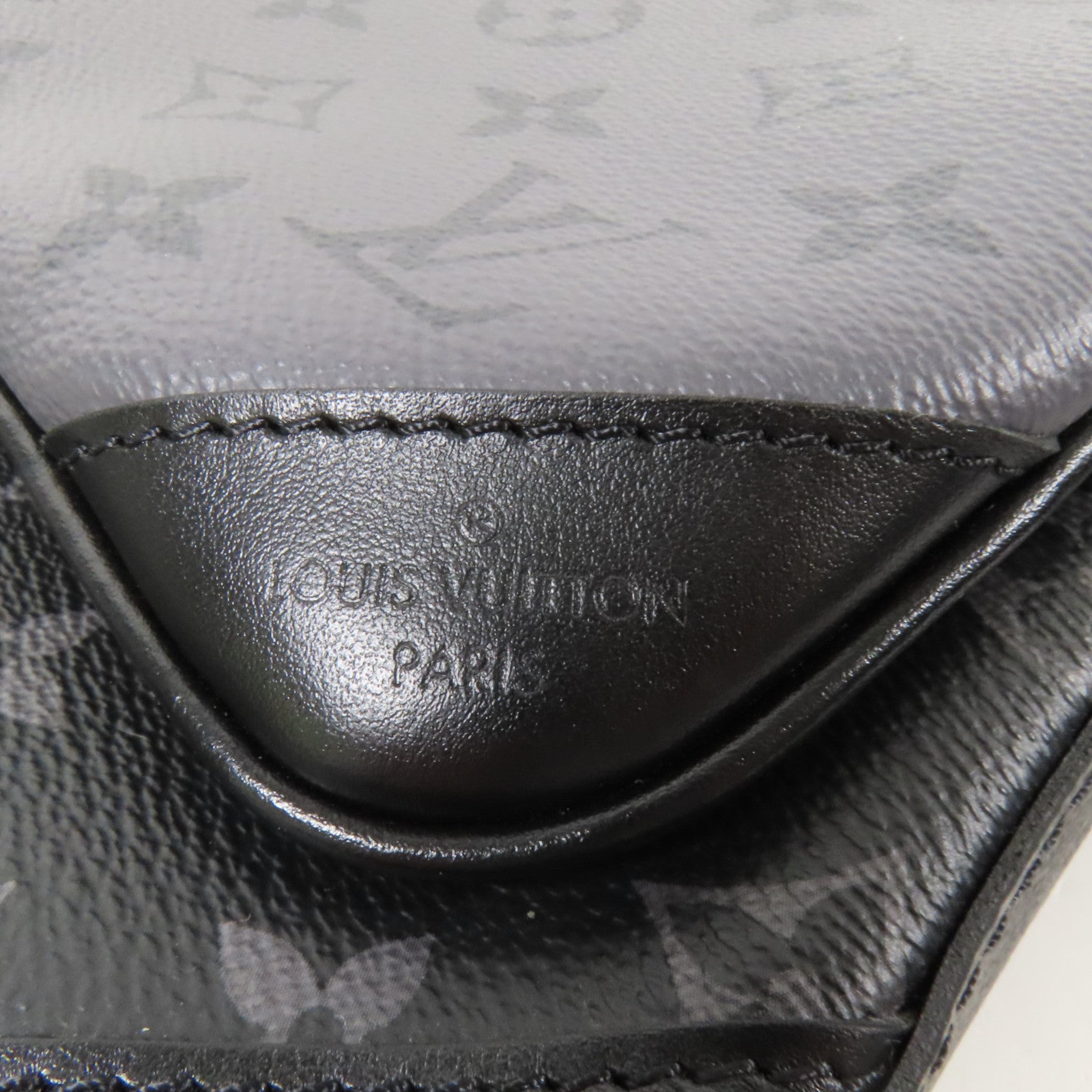 LOUIS VUITTON Monogram Eclipse Reverse Trio Messenger銀扣肩背袋灰色