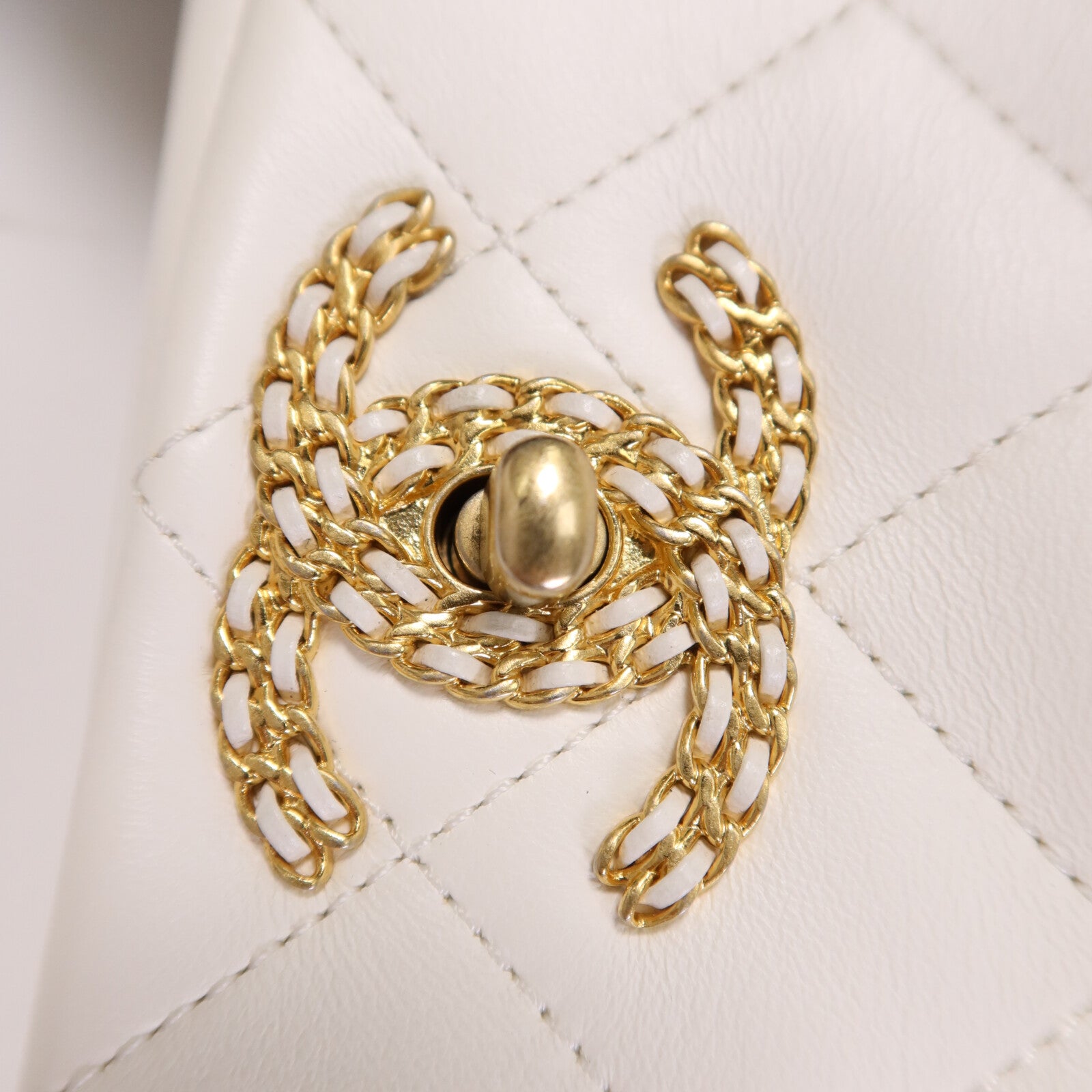 CHANEL 牛皮皮革Chain Shoulder Bag 金扣鏈帶肩背袋