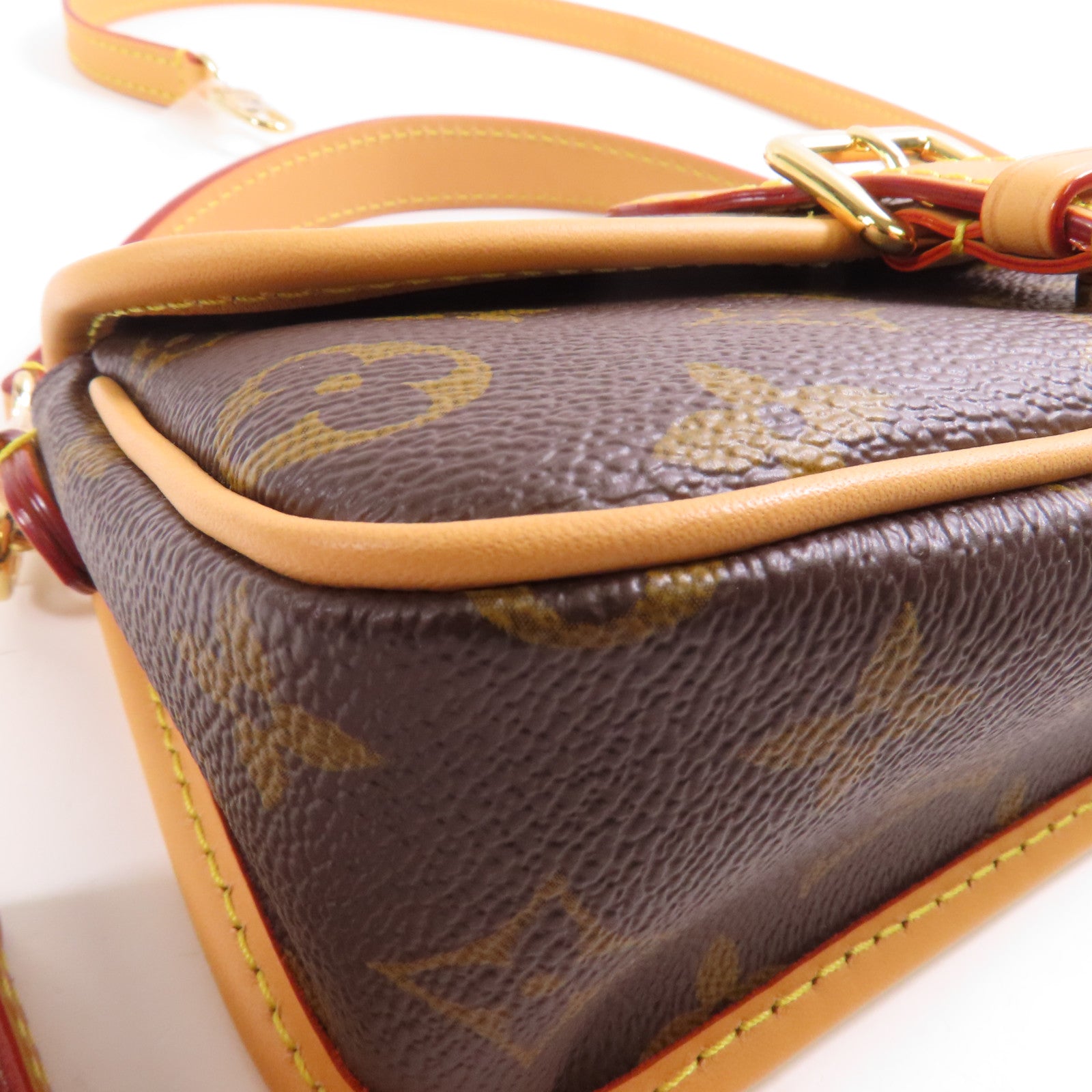 LOUIS VUITTON 【激減優惠】Monogram Nano Diane金扣手挽肩背兩用袋