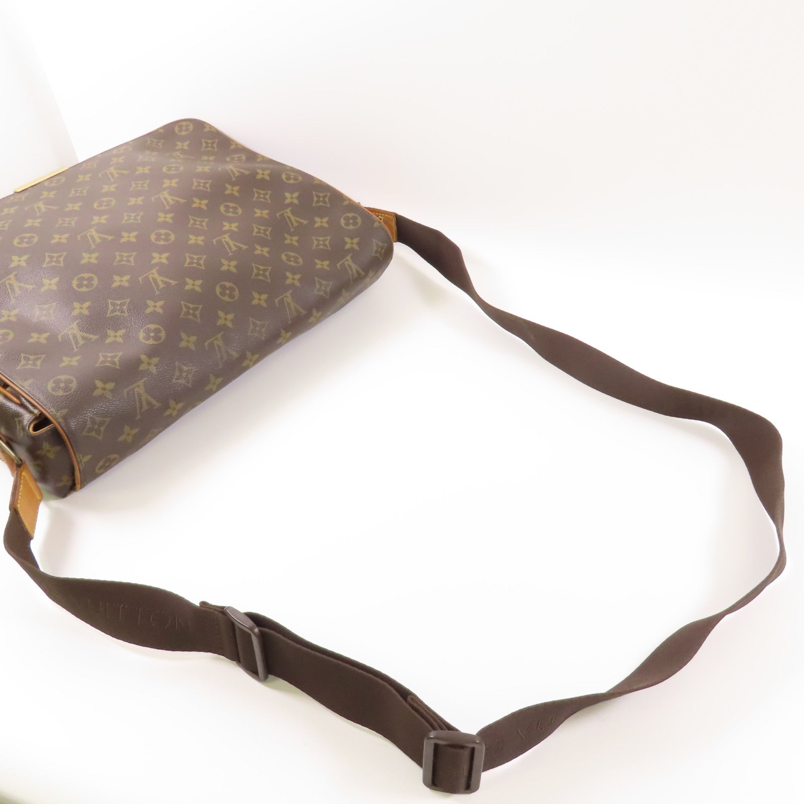 LOUIS VUITTON 【激減優惠】Monogram Abbesses金扣肩背袋