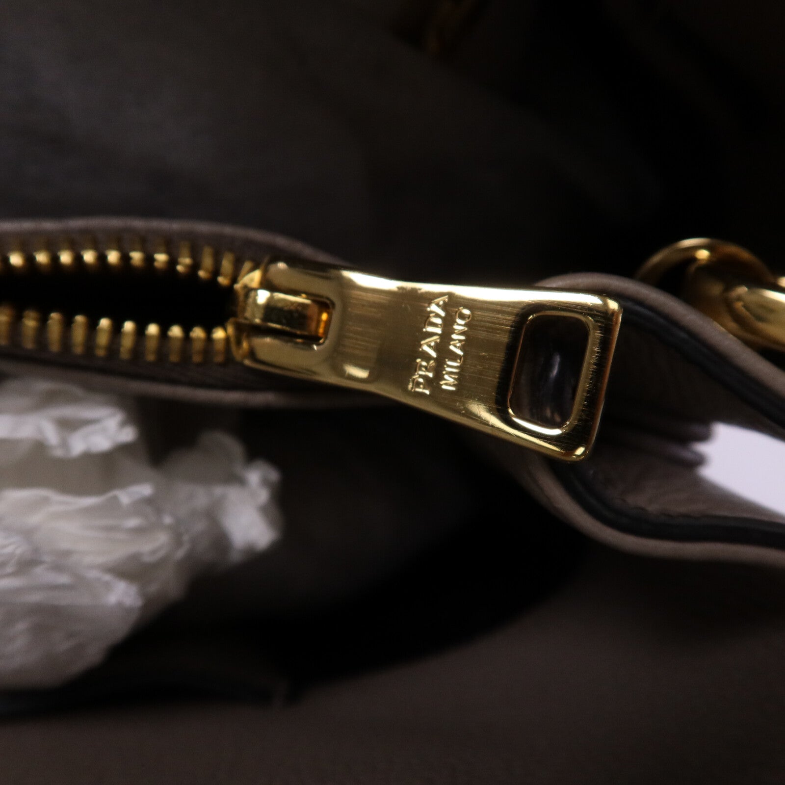 PRADA 牛皮皮革Vitello Daino金扣手挽肩背兩用袋