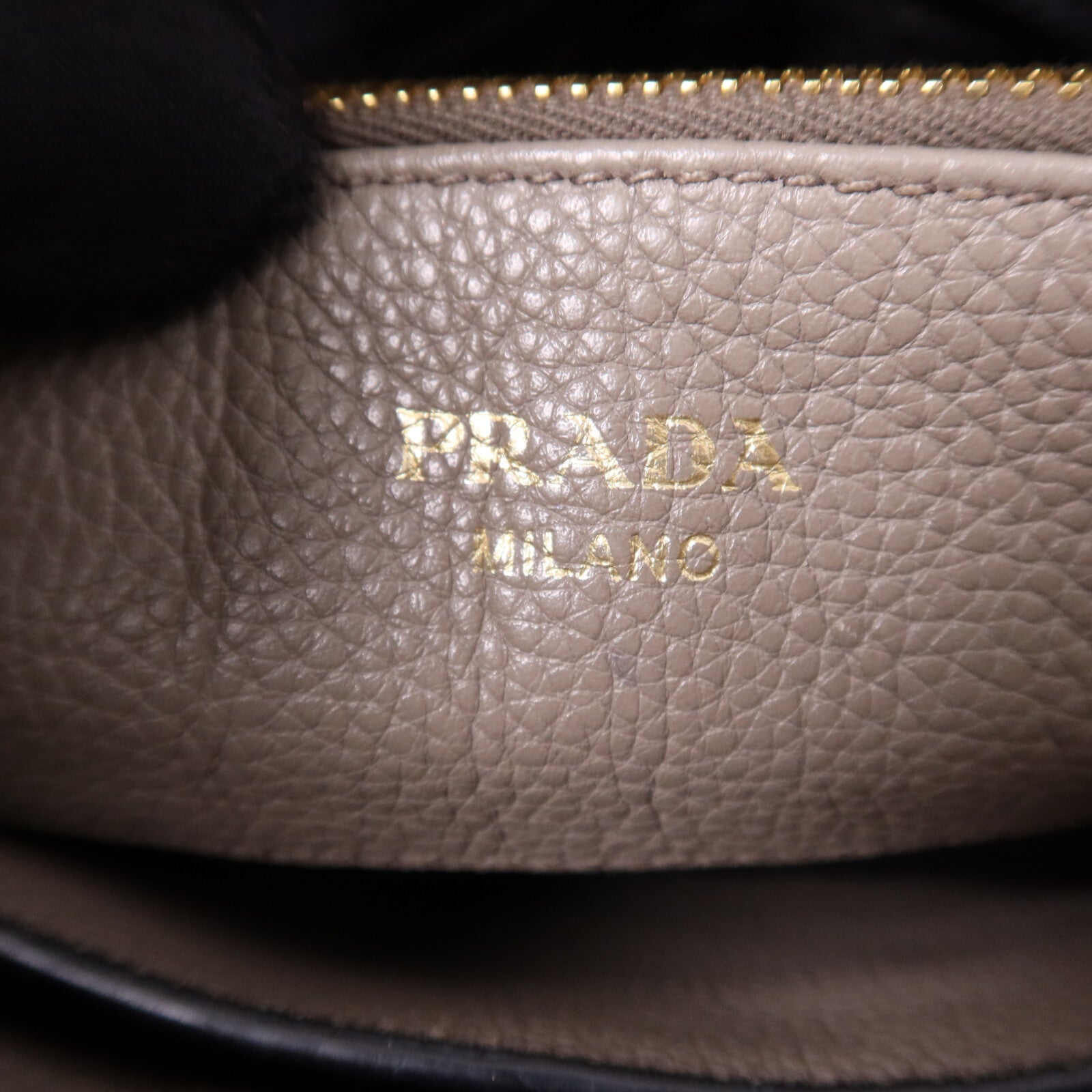 PRADA 牛皮皮革Vitello Daino金扣手挽肩背兩用袋