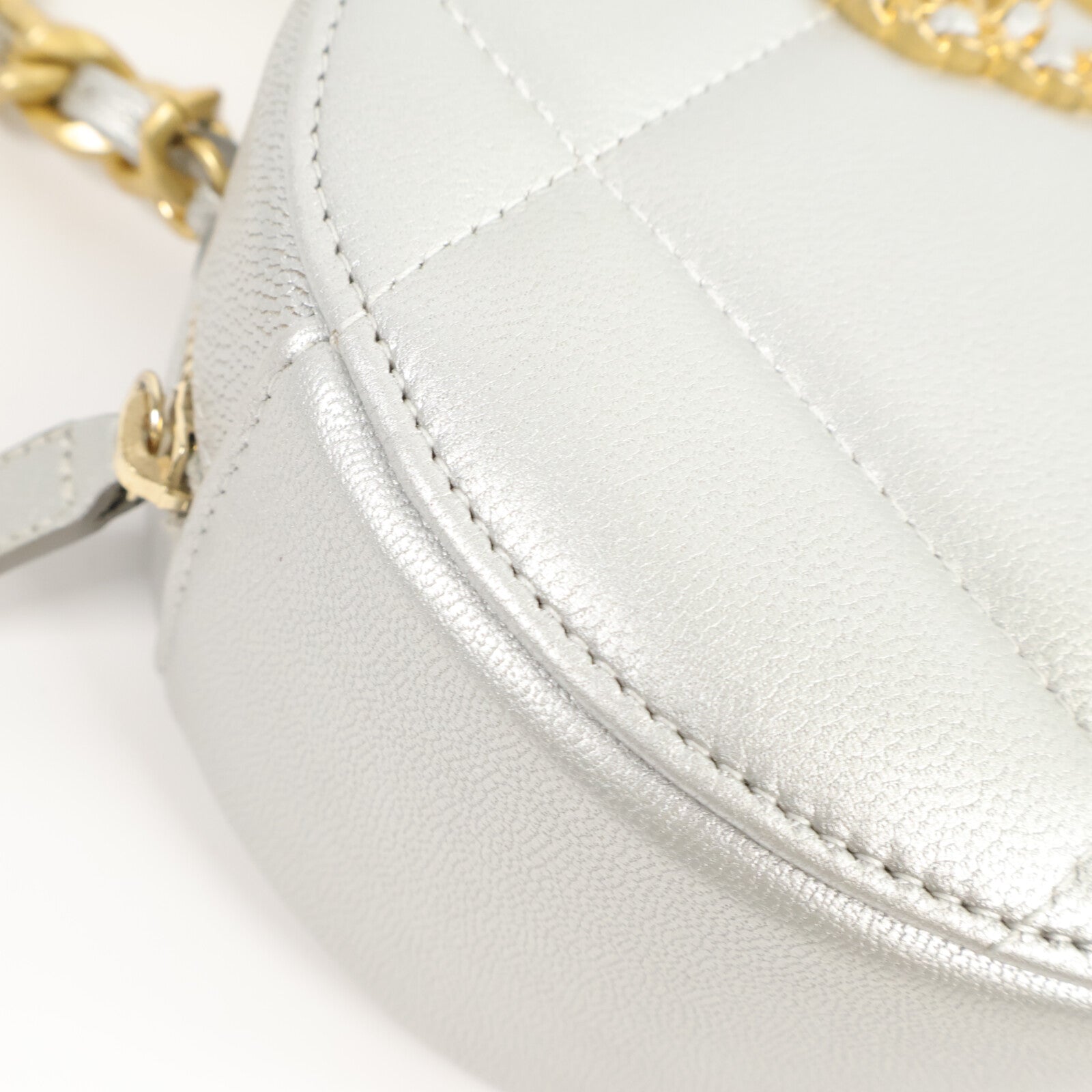 CHANEL 羊皮皮革C19 Round Clutch鏈帶肩背袋