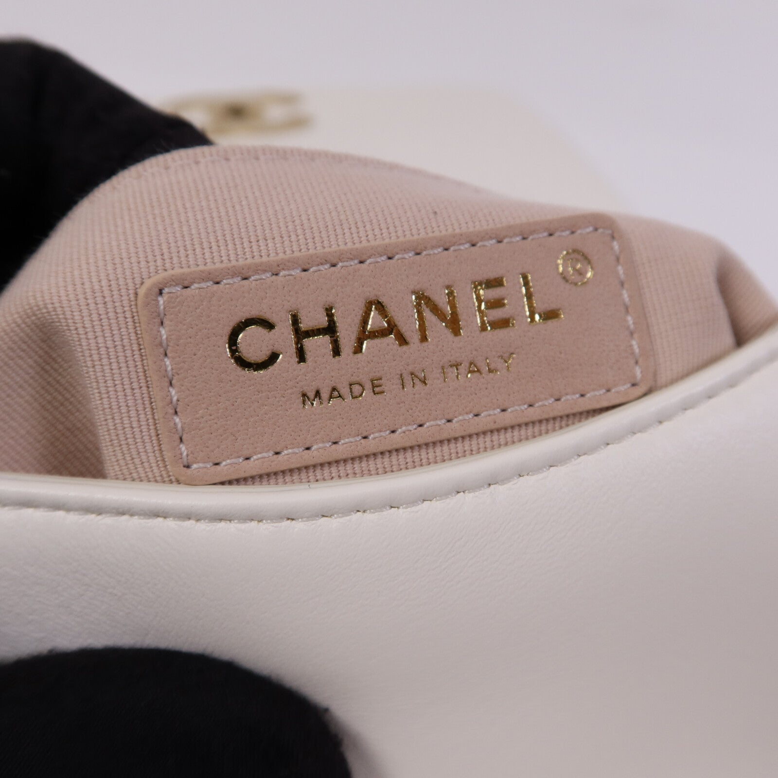 CHANEL 牛皮皮革Chain Shoulder Bag 金扣鏈帶肩背袋